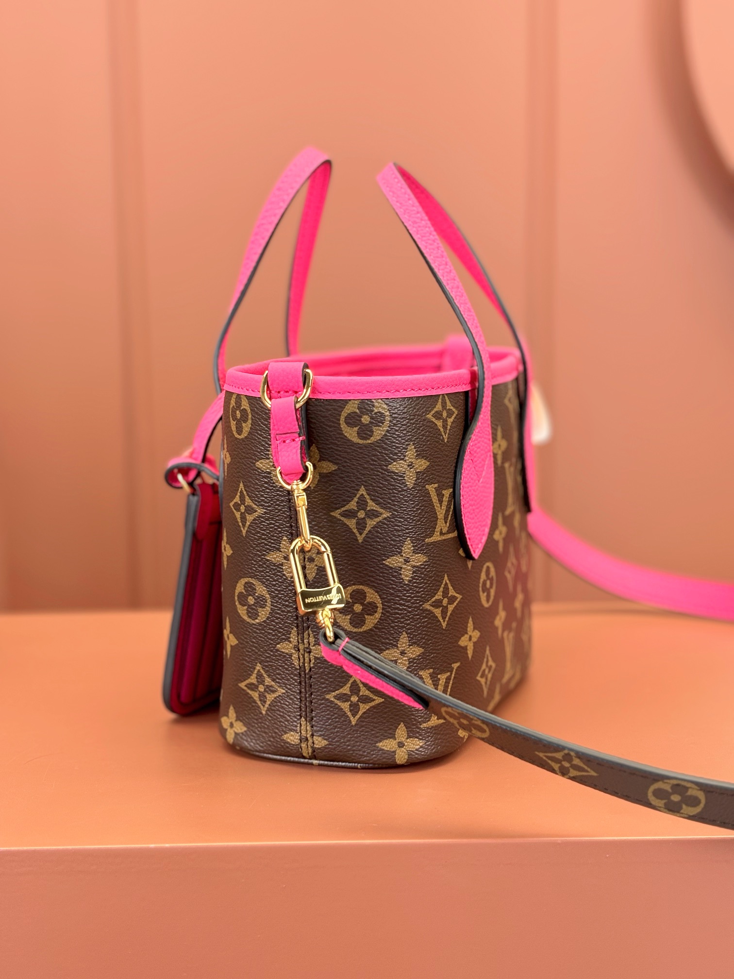 Louis Vuitton NEVERFULL INSIDE OUT BB Bag M12106