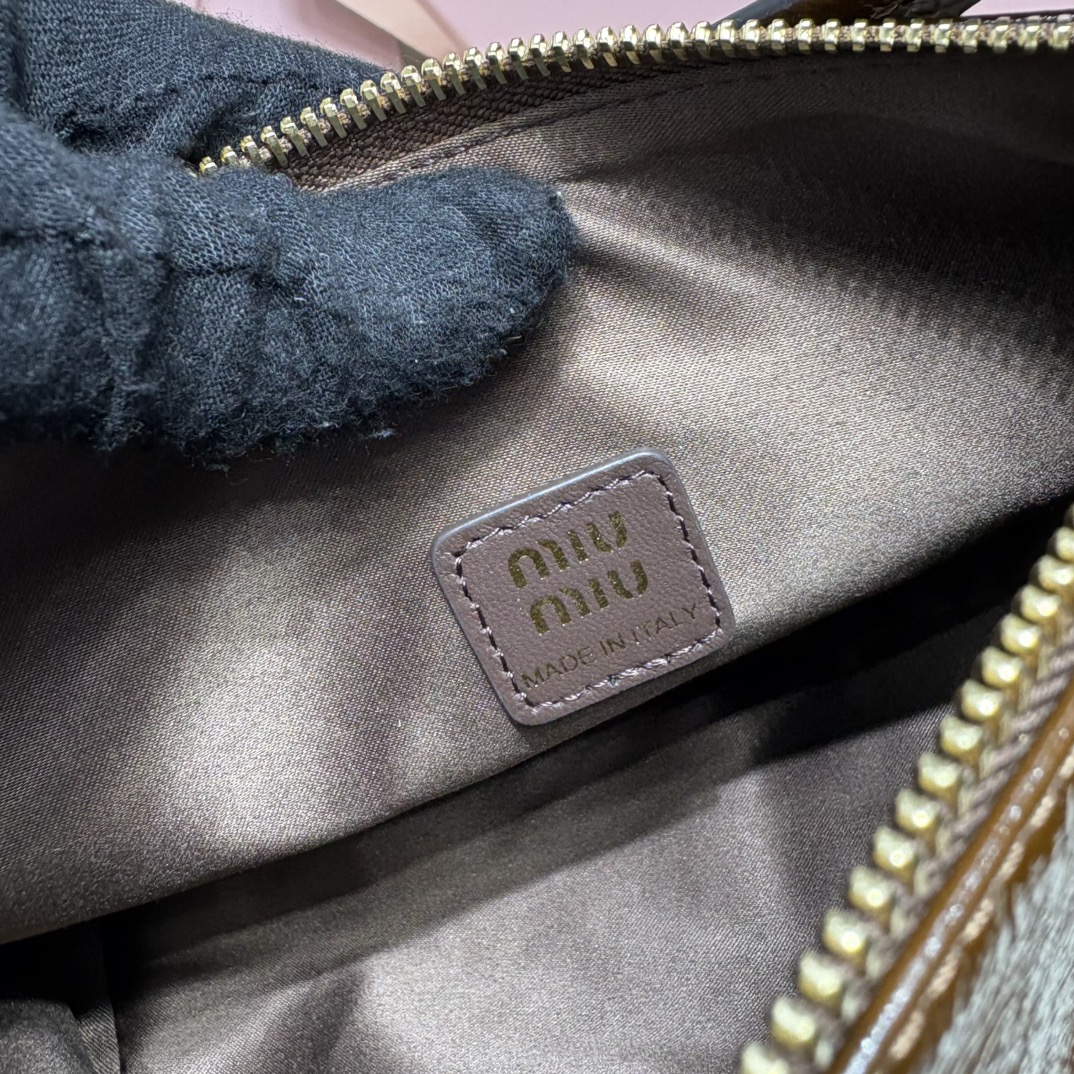Miu Miu waxed patent leather bag 5NE841