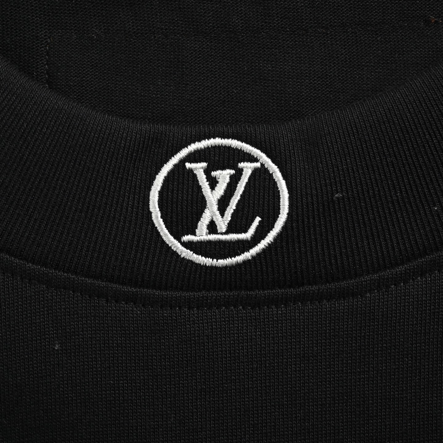 Louis Vuitton 25ss neckline lettering embroidered short sleeves