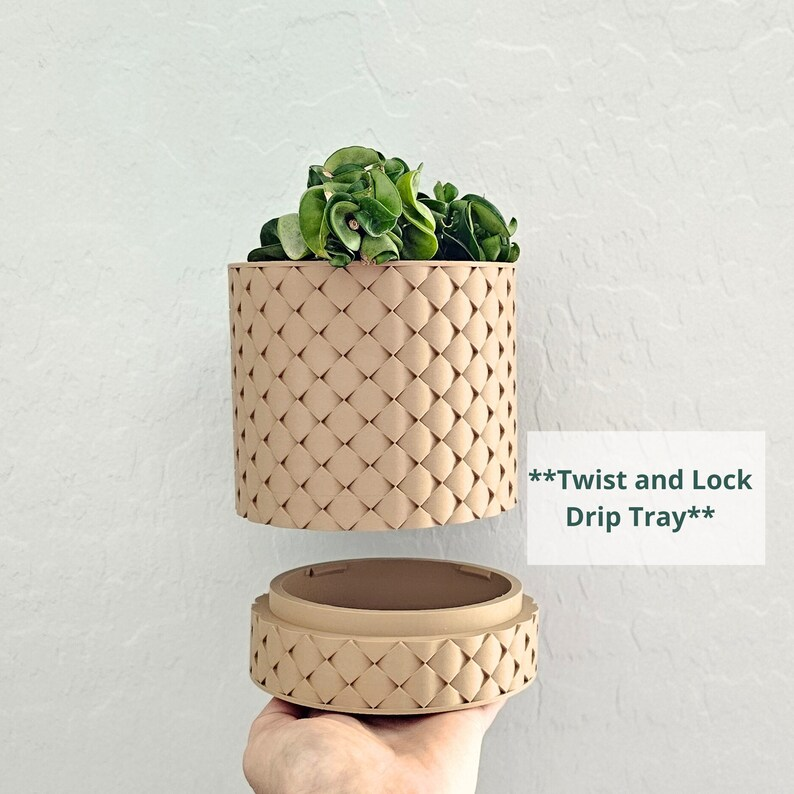 🌺🌺Basket Weave Wall Planter with Hidden Drip Tray