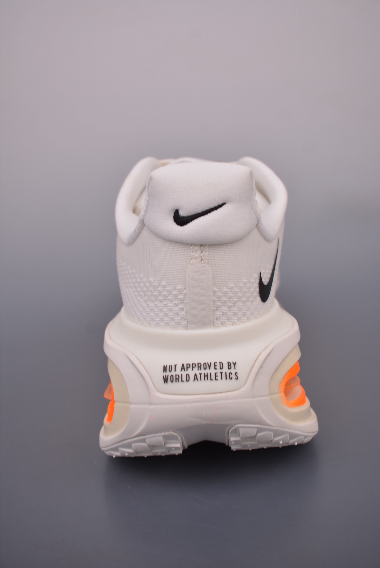 Nike Vomero premium “Ivory” FN8453-007