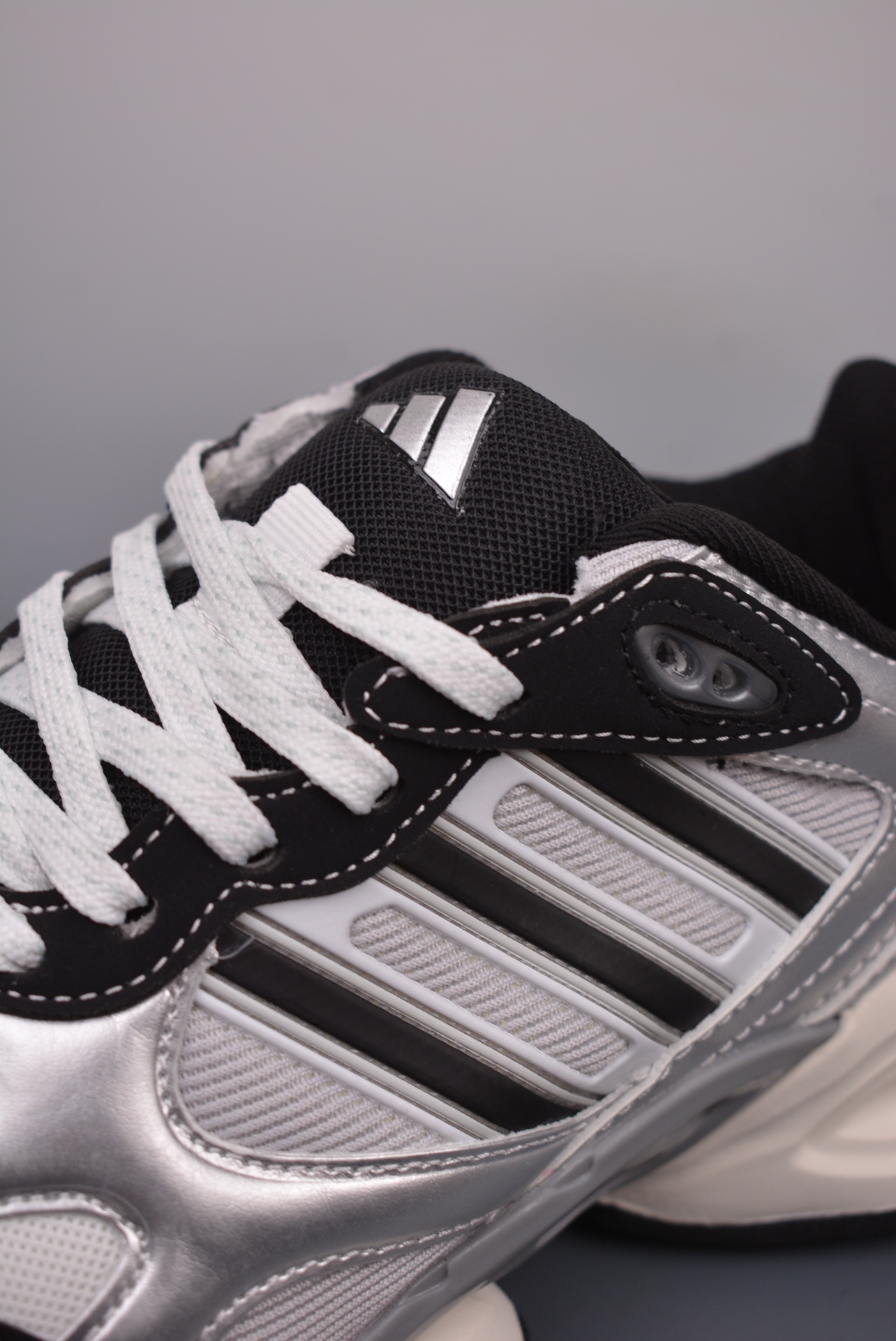 Adidas XLG Runner Deluxe Black White Metallic Silver IH0429