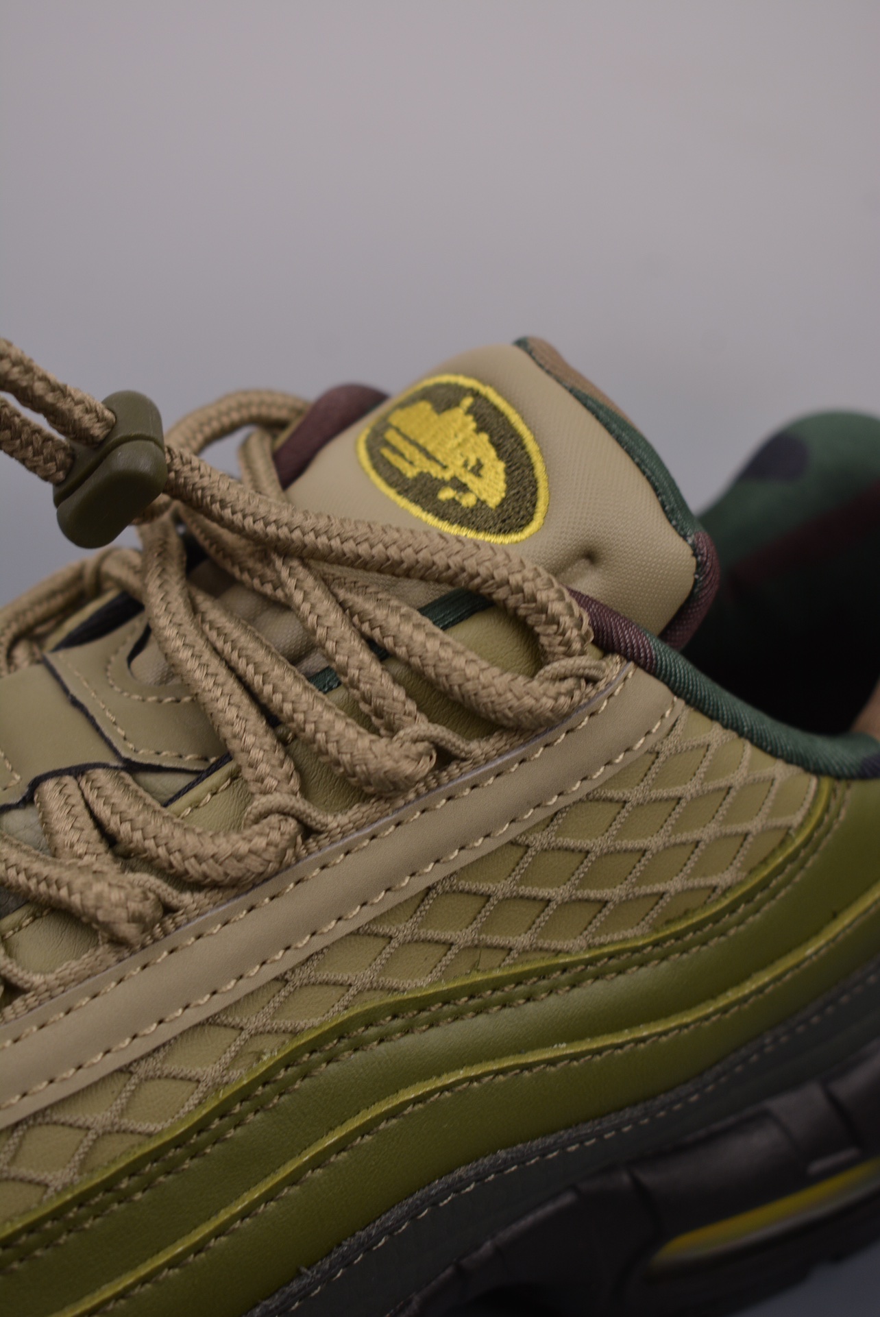 NIKE Air Max 95 air cushion running shoes military green camouflage