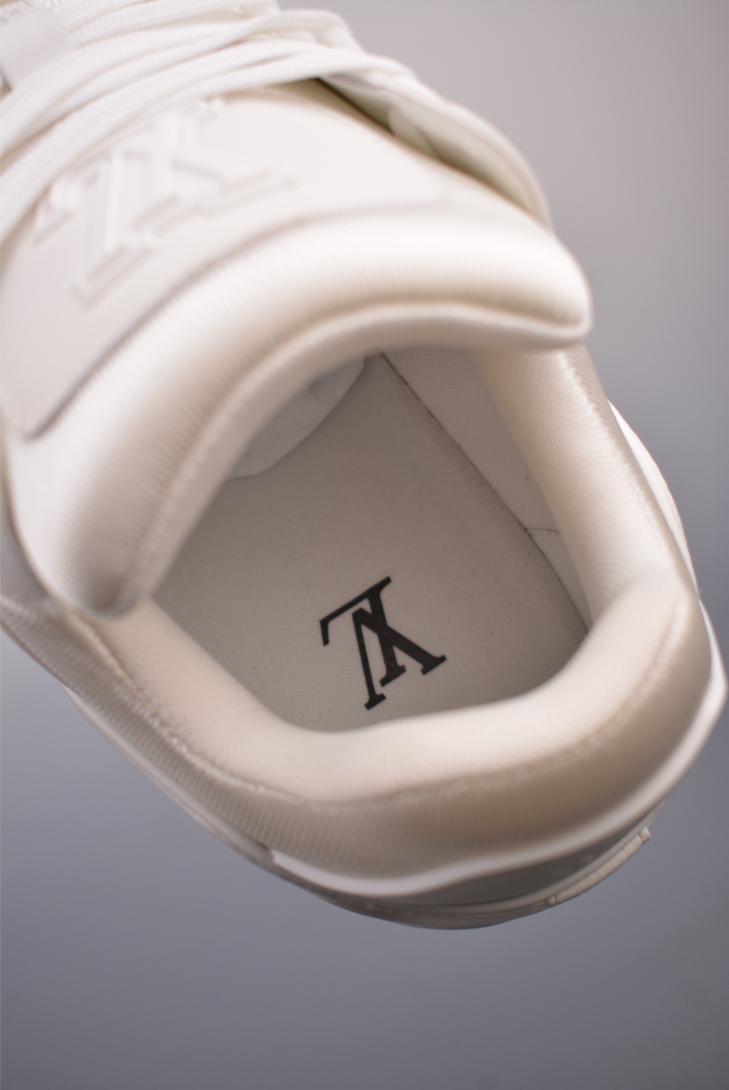 Louis Vuitton Trainer Sneaker Low White Jacquard 1A9JG7