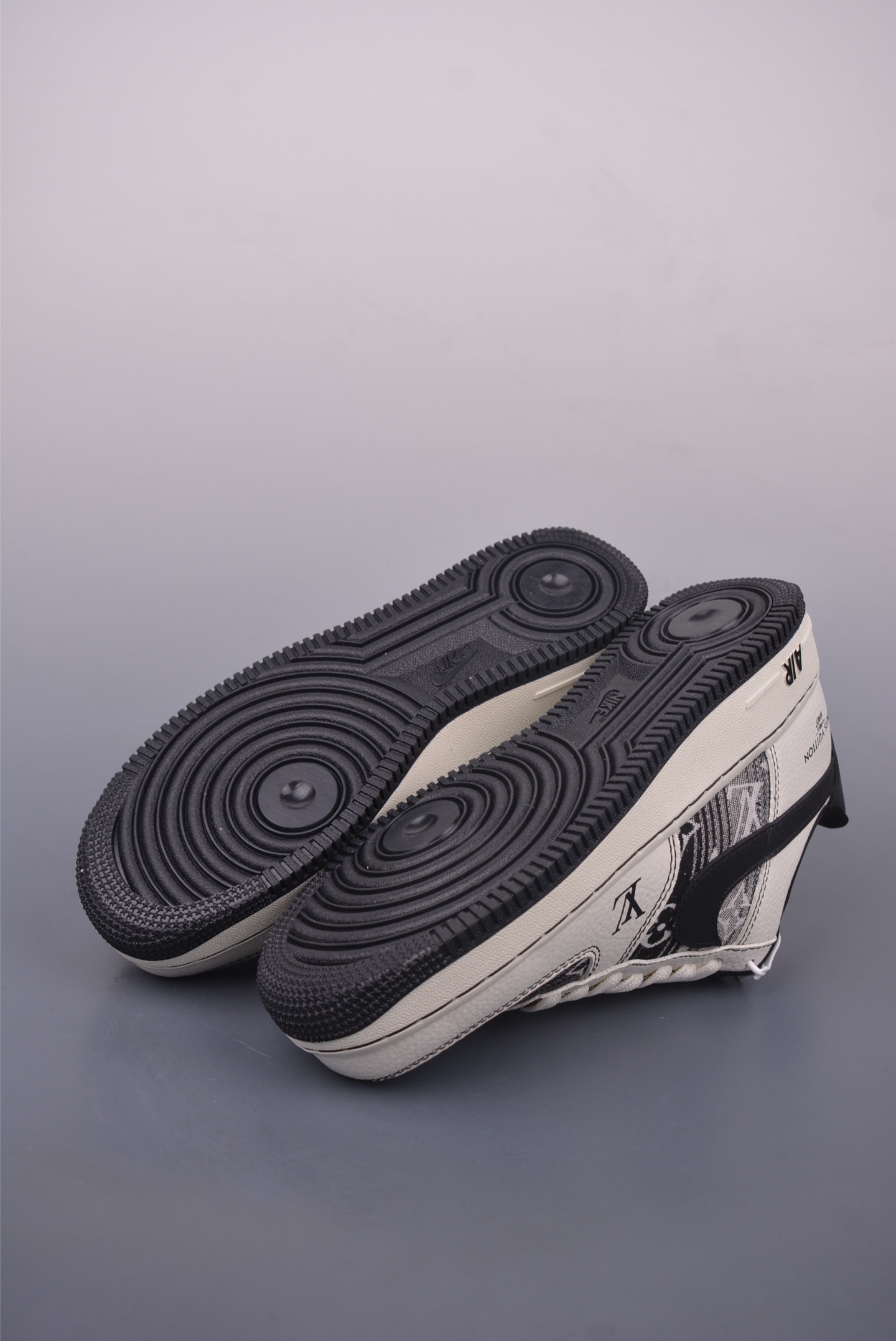 Louis Vuitton x Nike Air Force 1 07 LV8 Low Sneakers White and Black Print IB6388-001