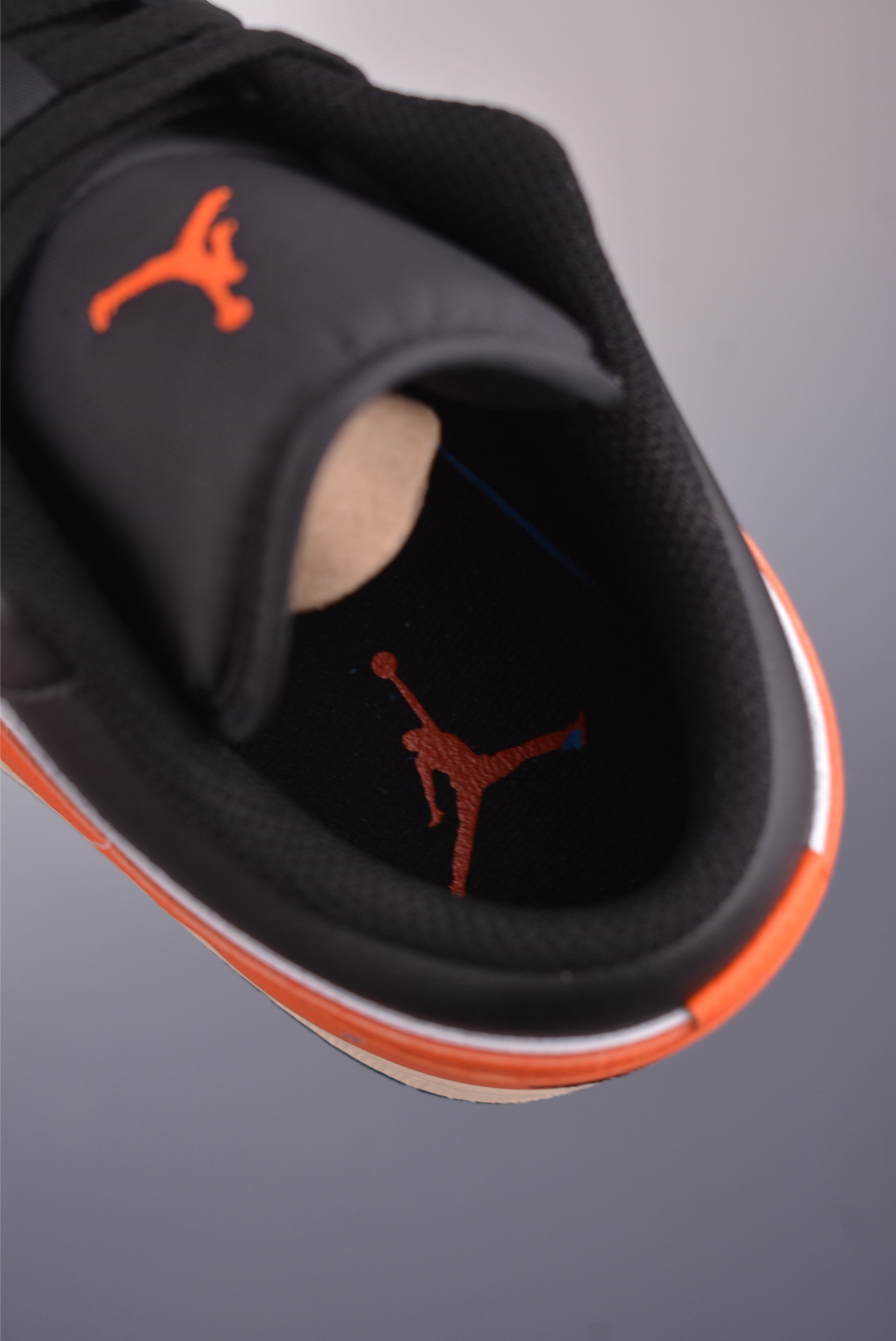 Nike Air Jordan 1 Low AJ1 basketball shoes 553558-081