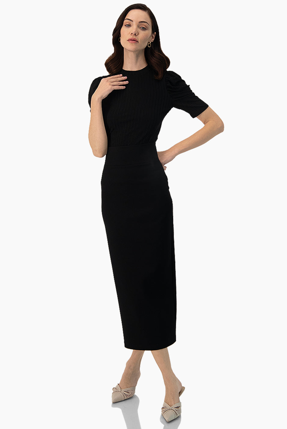 Blusa negra de hombro abullonado
