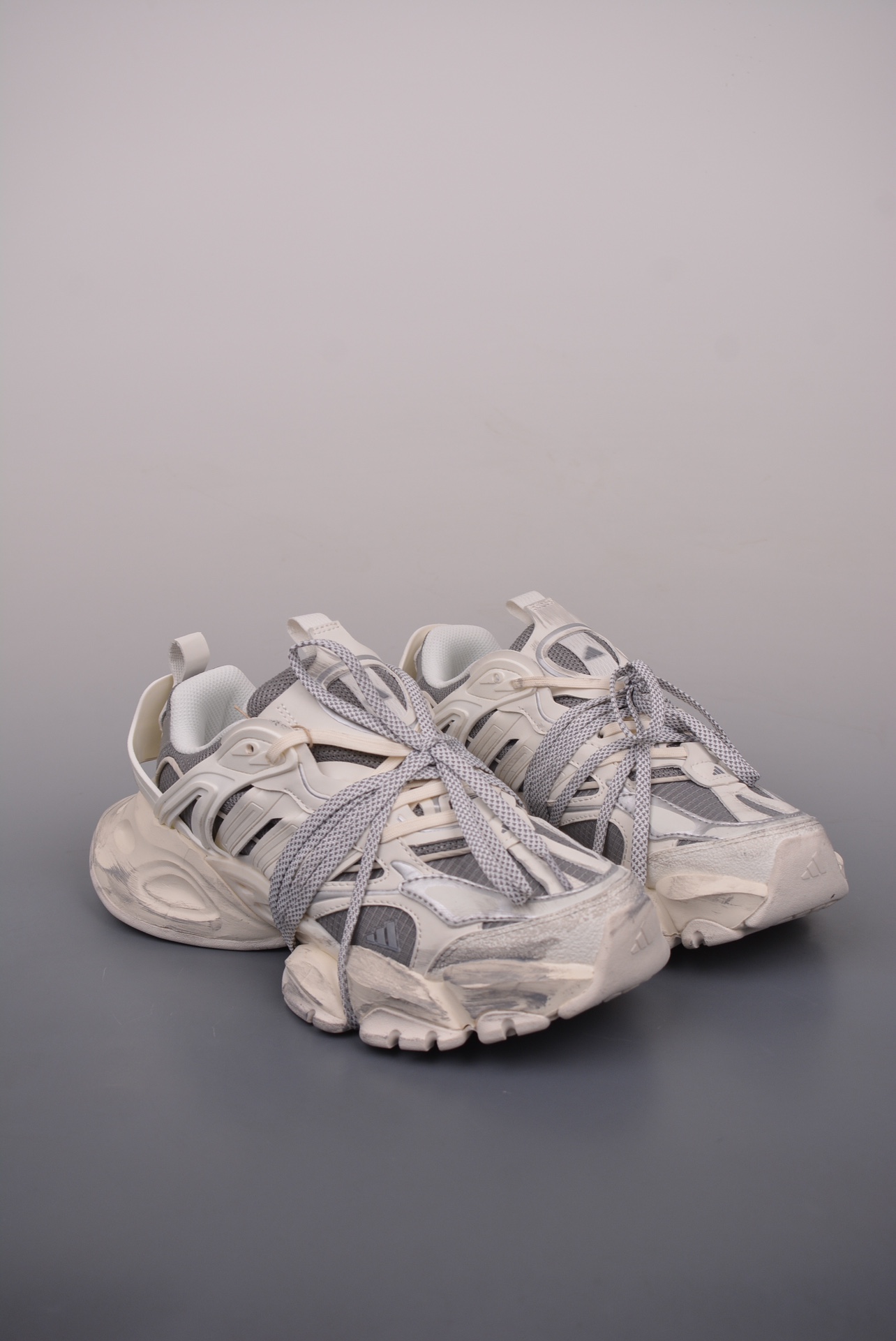 Adidas XLG Runner Deluxe White and Gray Old Version JS1588