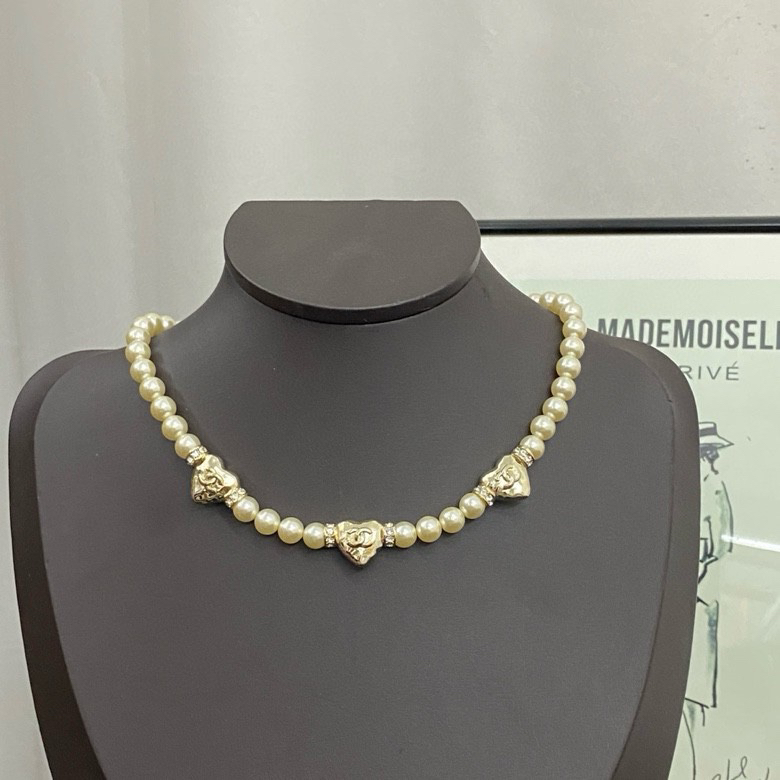 CHAN 24 pearl heart choker necklace