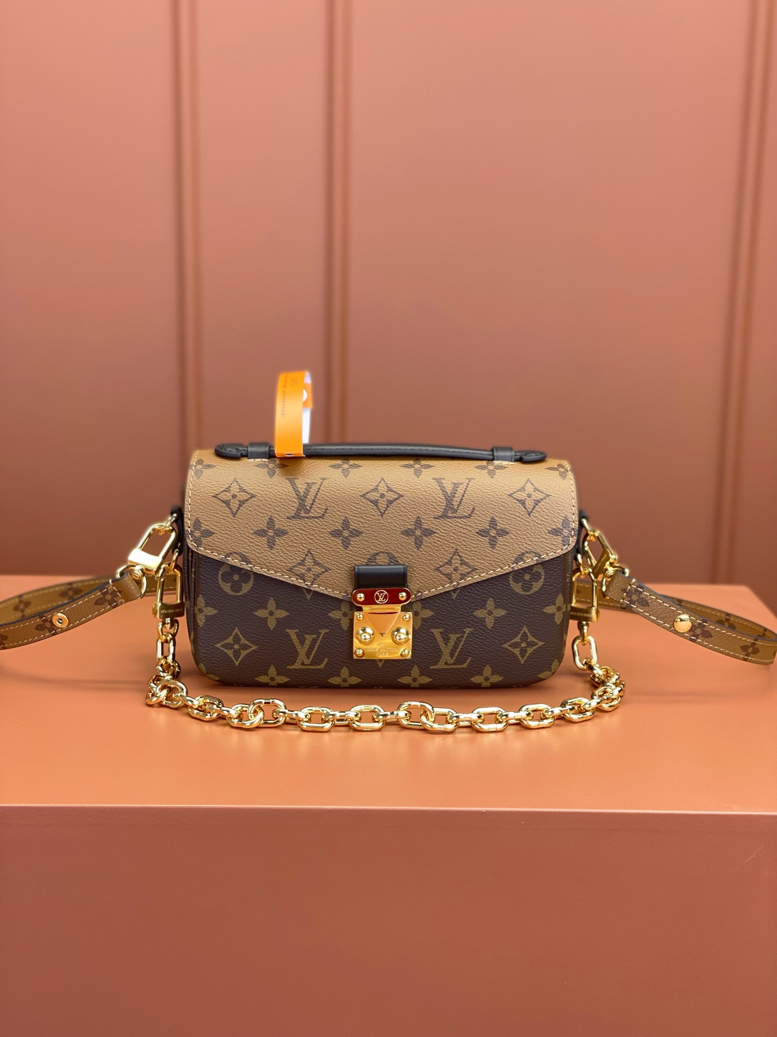 Louis Vuitton POCHETTE MÉTIS EAST WEST Bag M46279