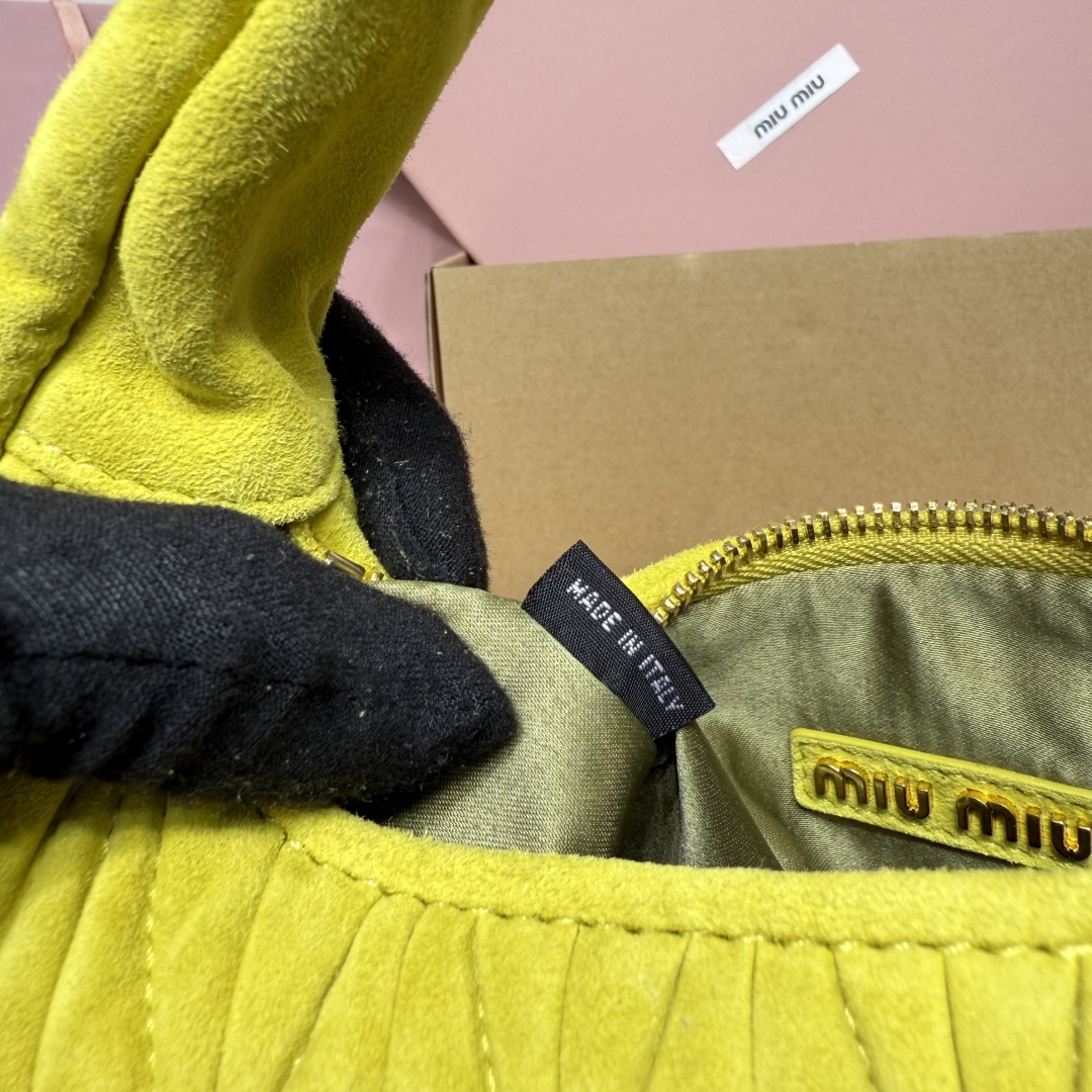 Miu Miu Miu Wander suede leather handbag 5BC125