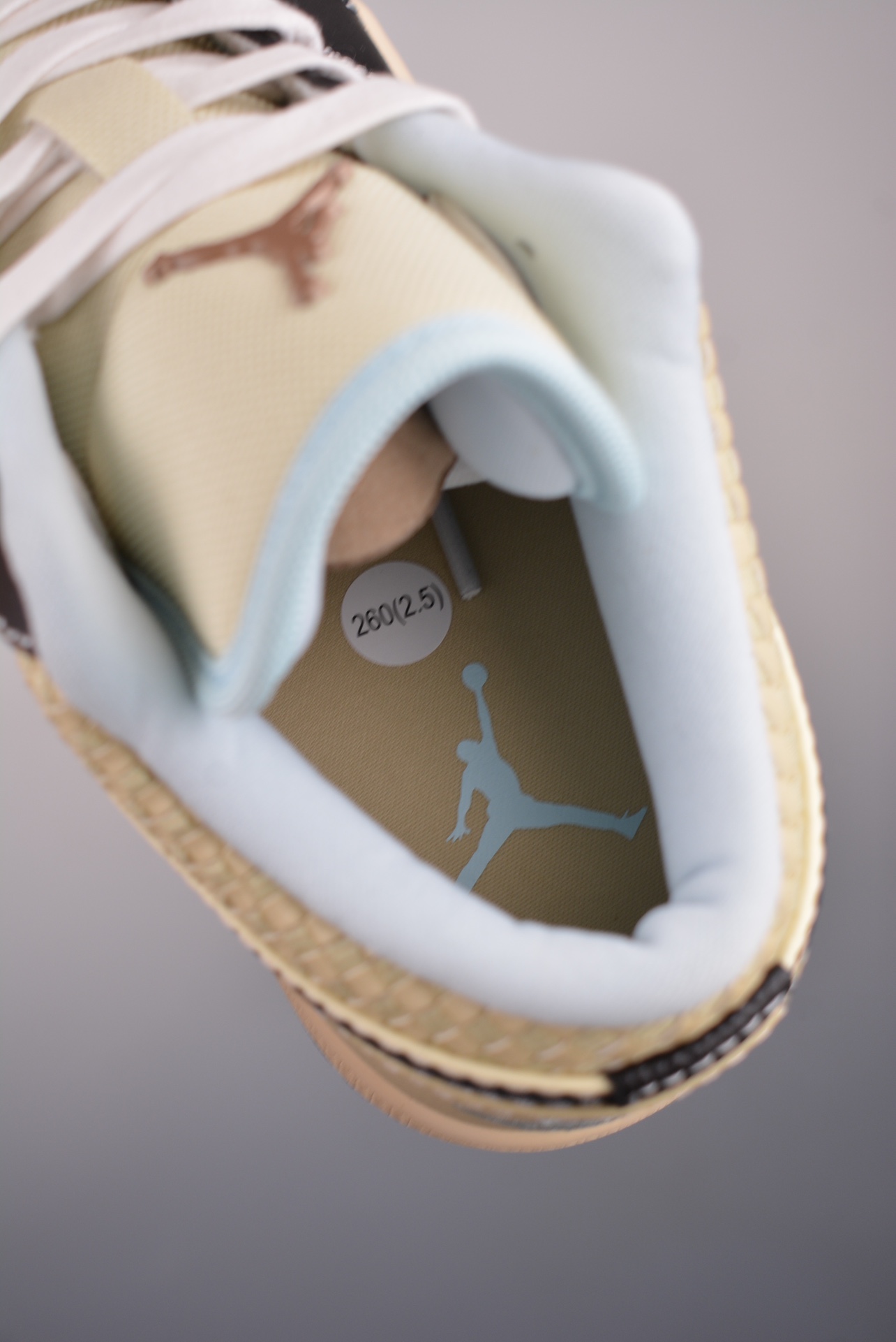 Air Jordan 1 Low SE Coconut Milk Black XZ2828-001
