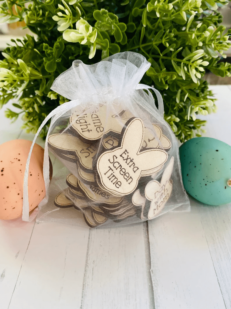 25 Easter Tokens