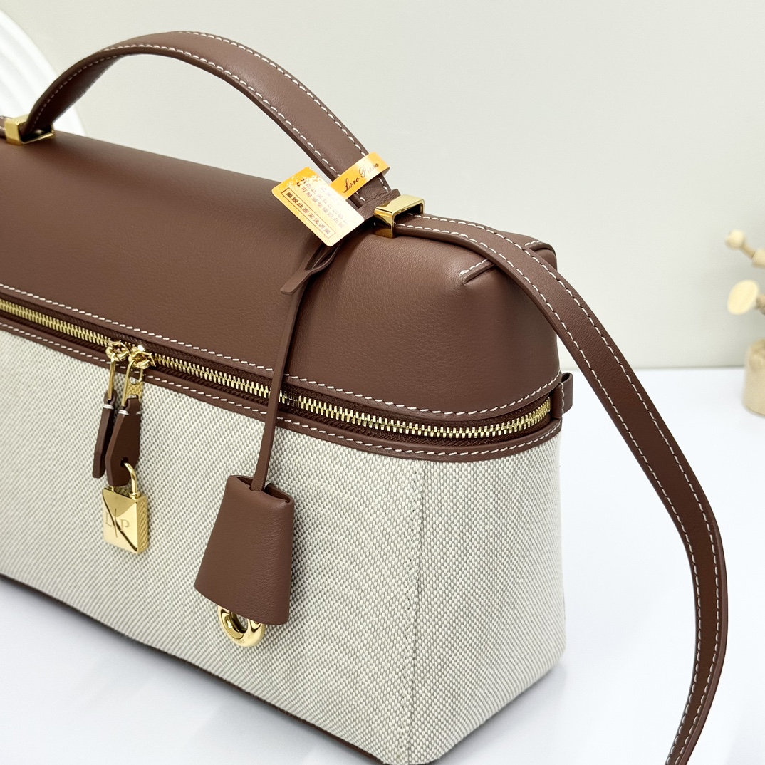 Loro Piana Extra Bag L27 Crossbody Bag FAO4759