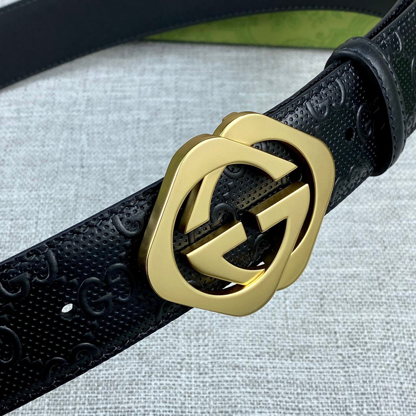 Gucci black embossed leather belt  width 4.0CM