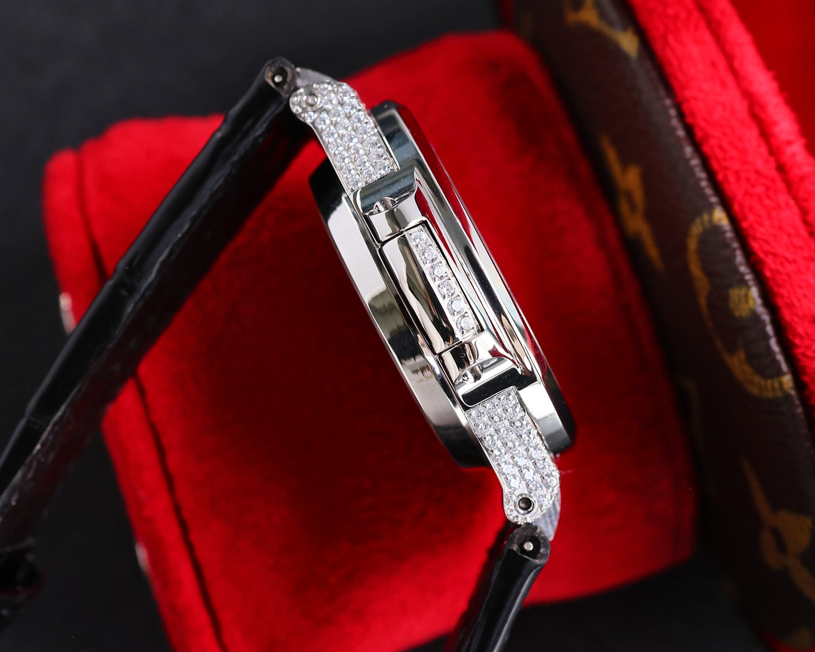 Patek Philippe Diamond Limited Edition Series Nautilus 5711