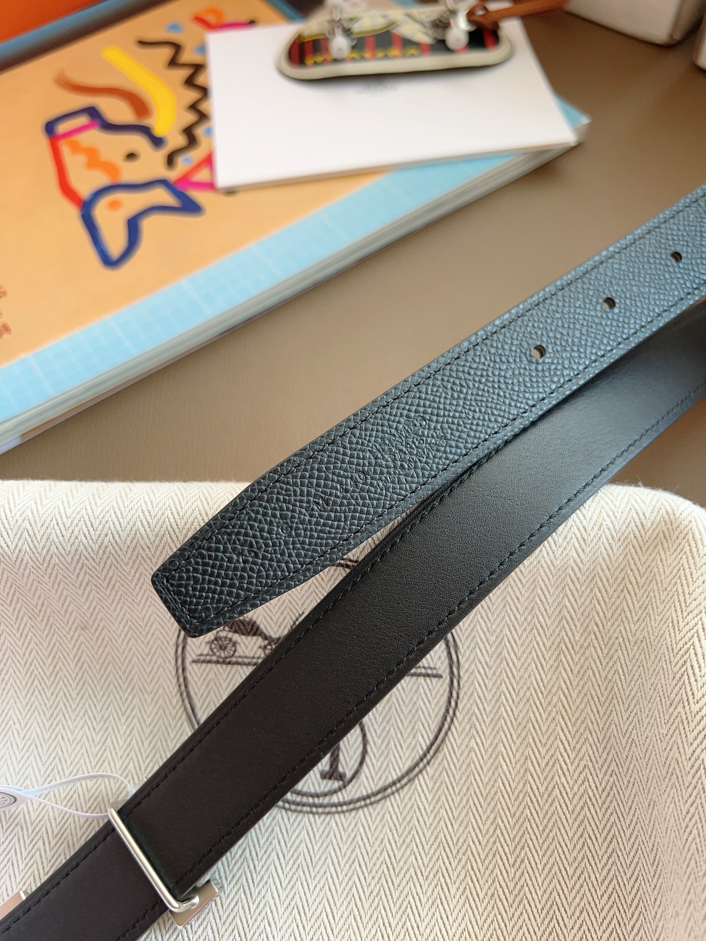 Hermès 2025 New Women's Double-Sided Belt 2.4cm Width