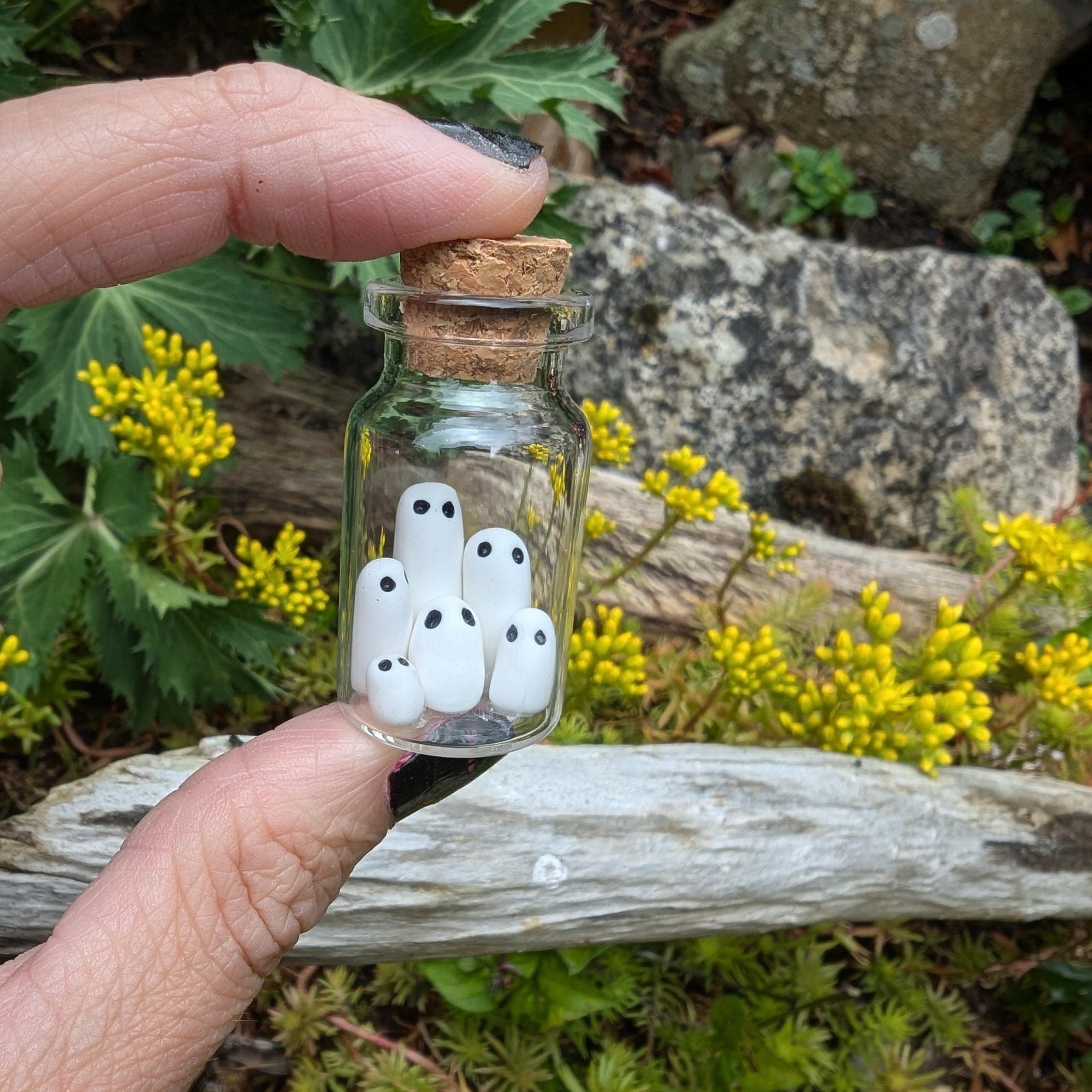 A Family Of Captured Ghosts Jar | Halloween Spooky