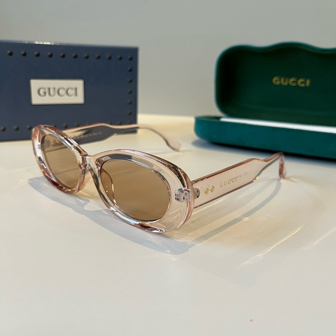 Gucci Round Frame Sunglasses