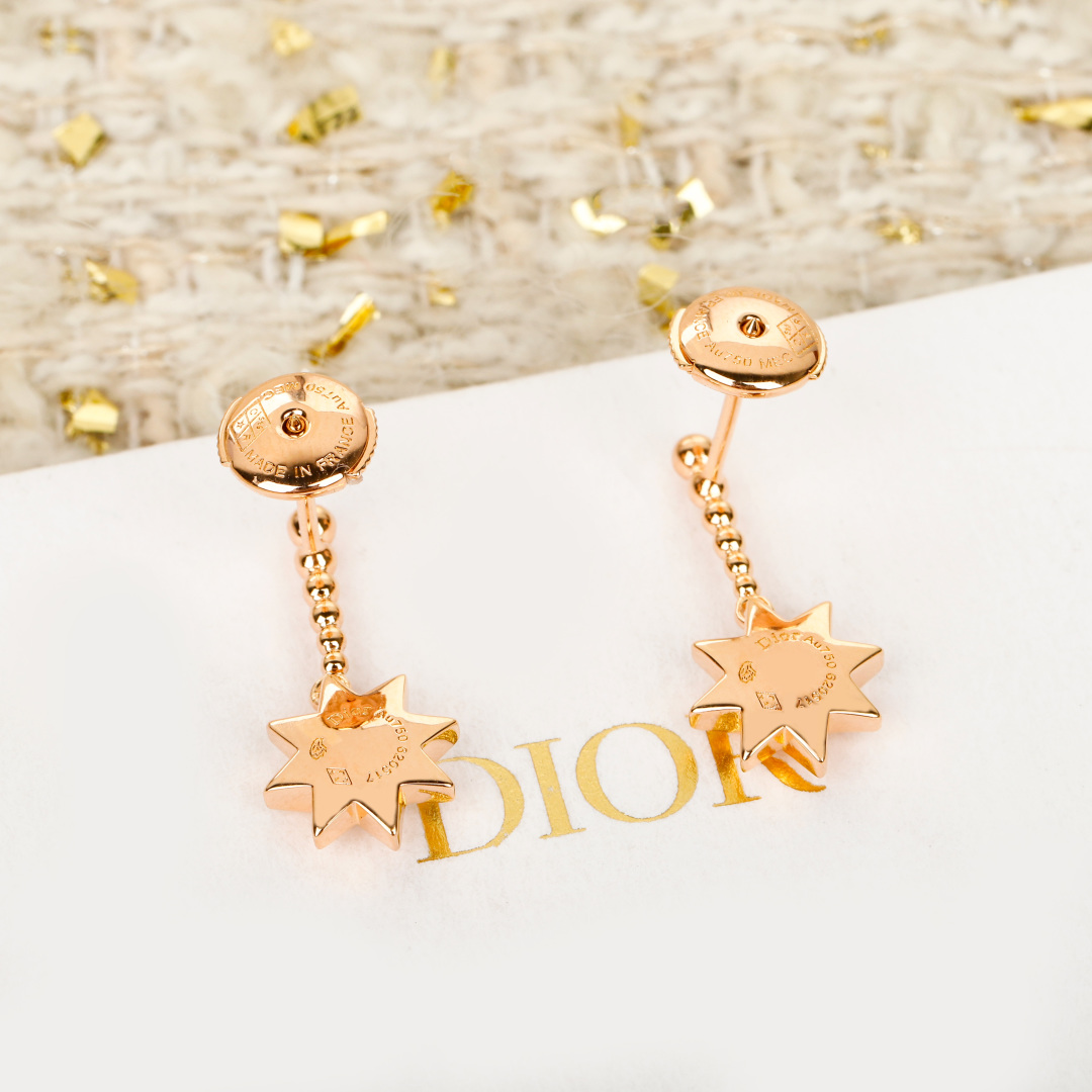 Dior eight-pointed star pendant earrings