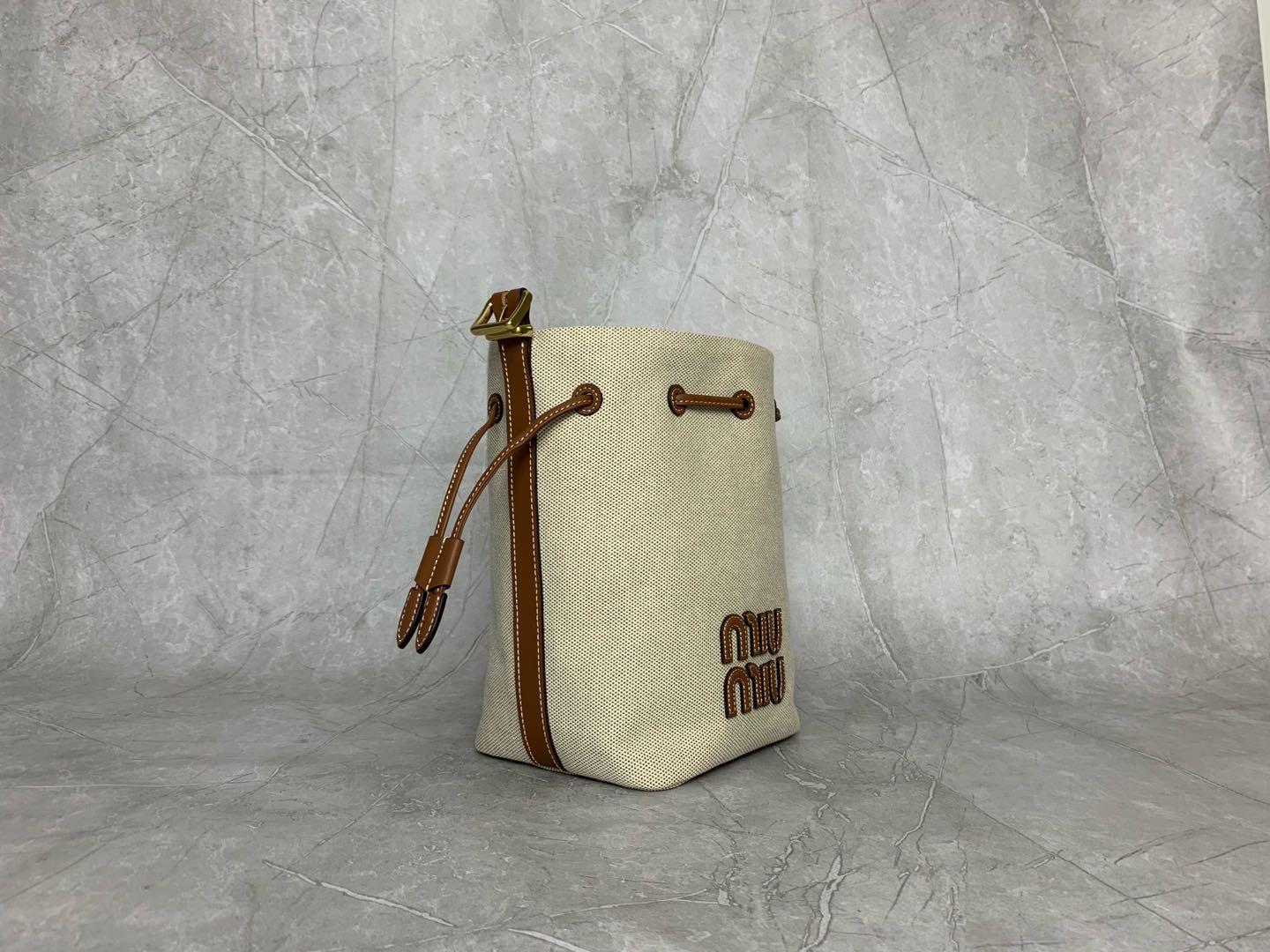 Miu Miu Bucket Bag 5BE090