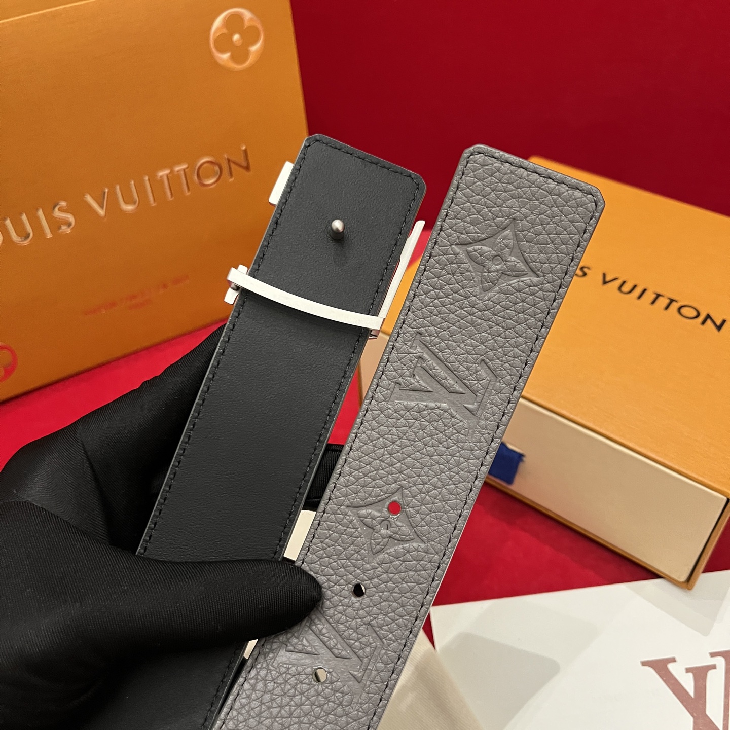 Louis Vuitton Litchi Embossed Cowhide Men's Belt, 4CM Width