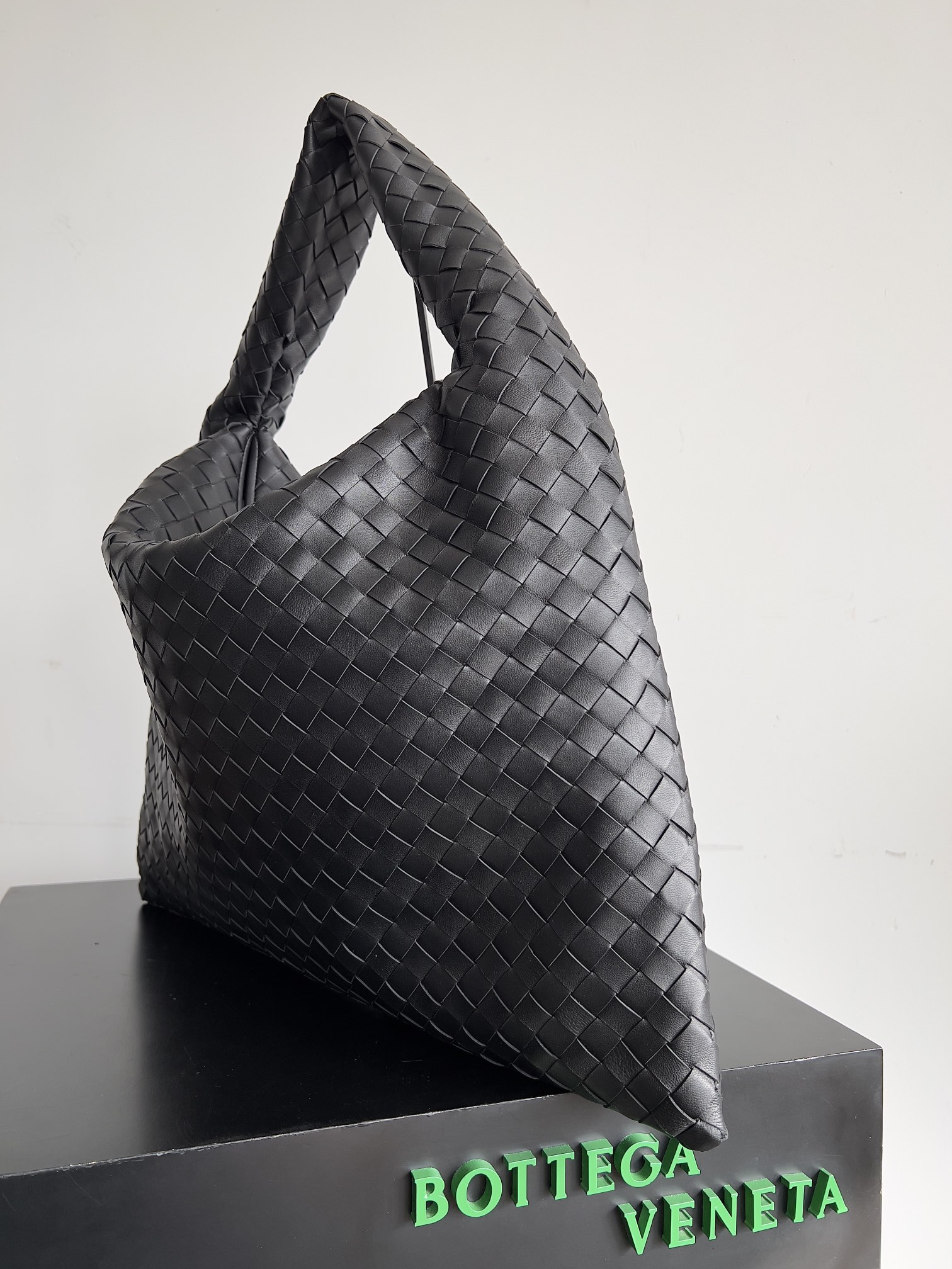 Bottega Veneta Hop Large Bag 763970
