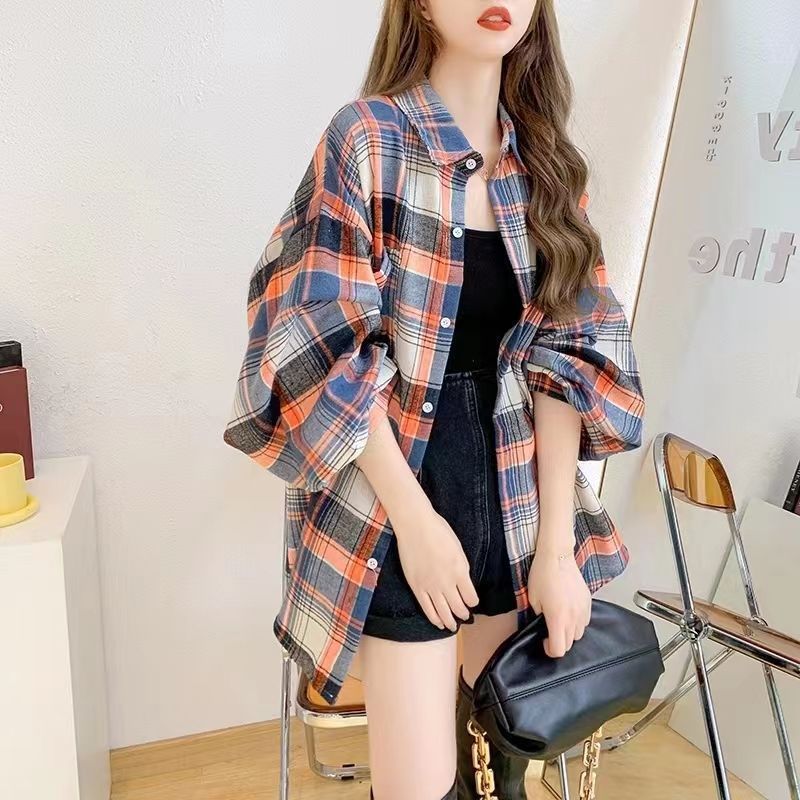 A large version of a waxed plaid shirt Hong Kong style Coat