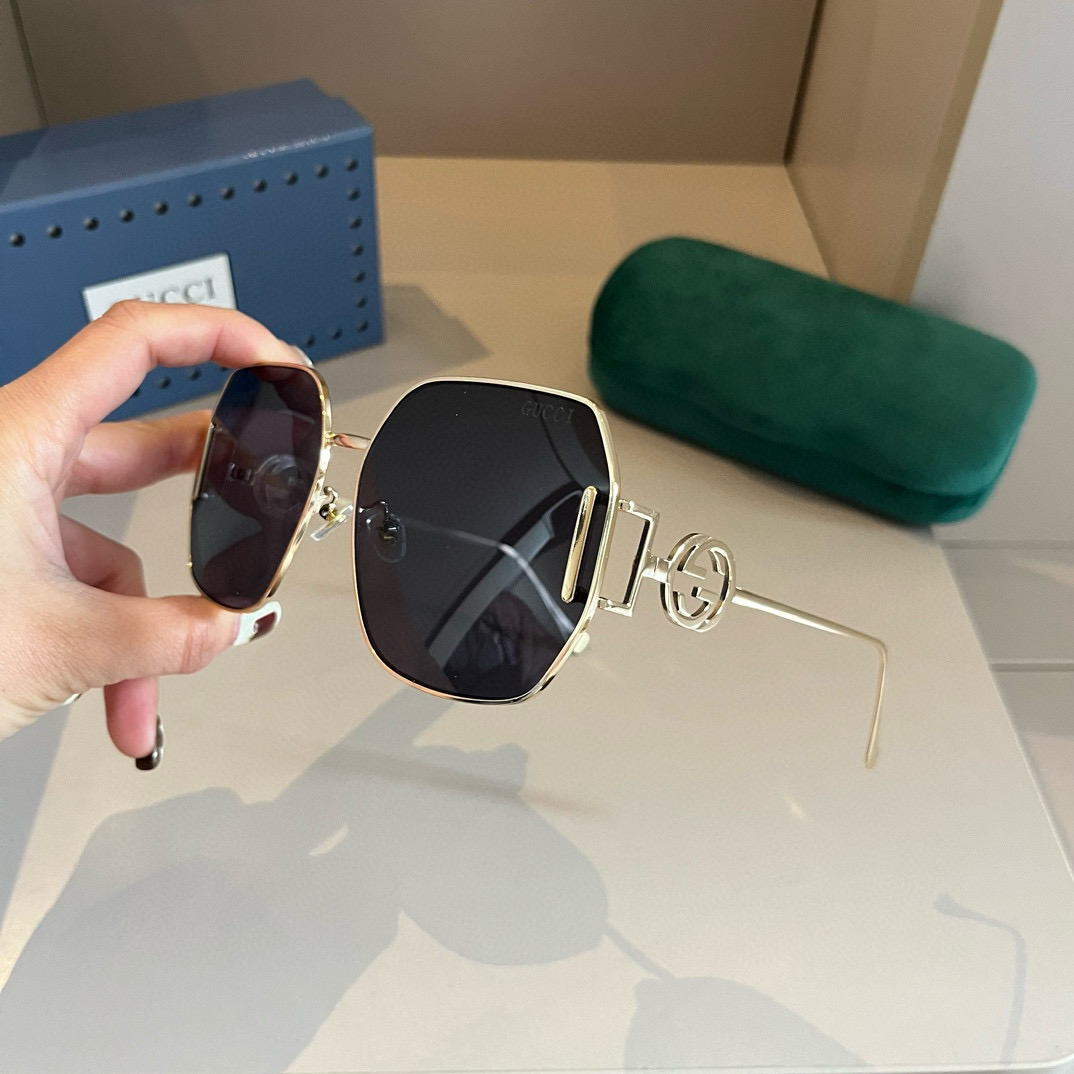 Gucci Square Frame Sunglasses