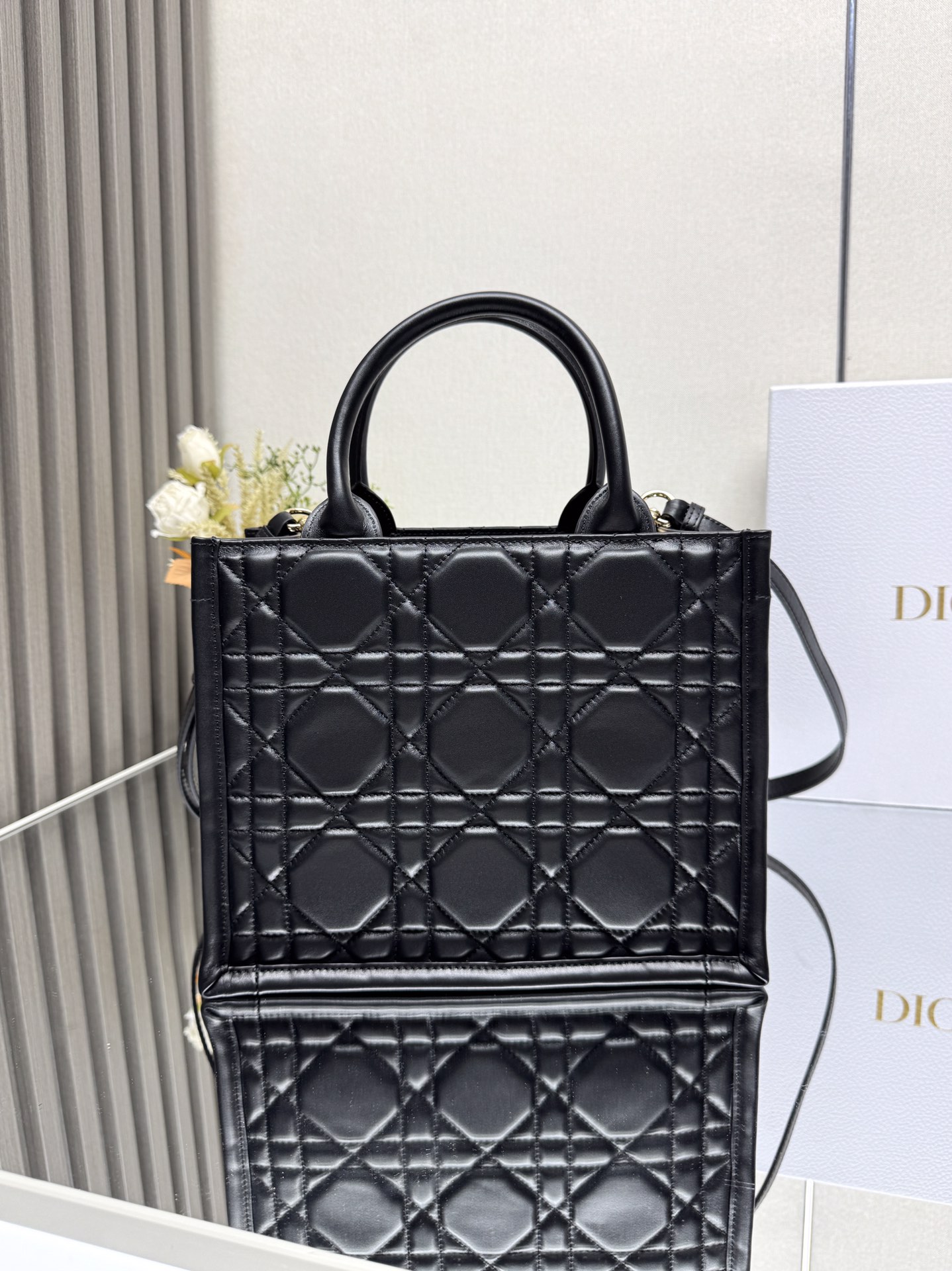 Dior BOOK TOTE handbag M1325