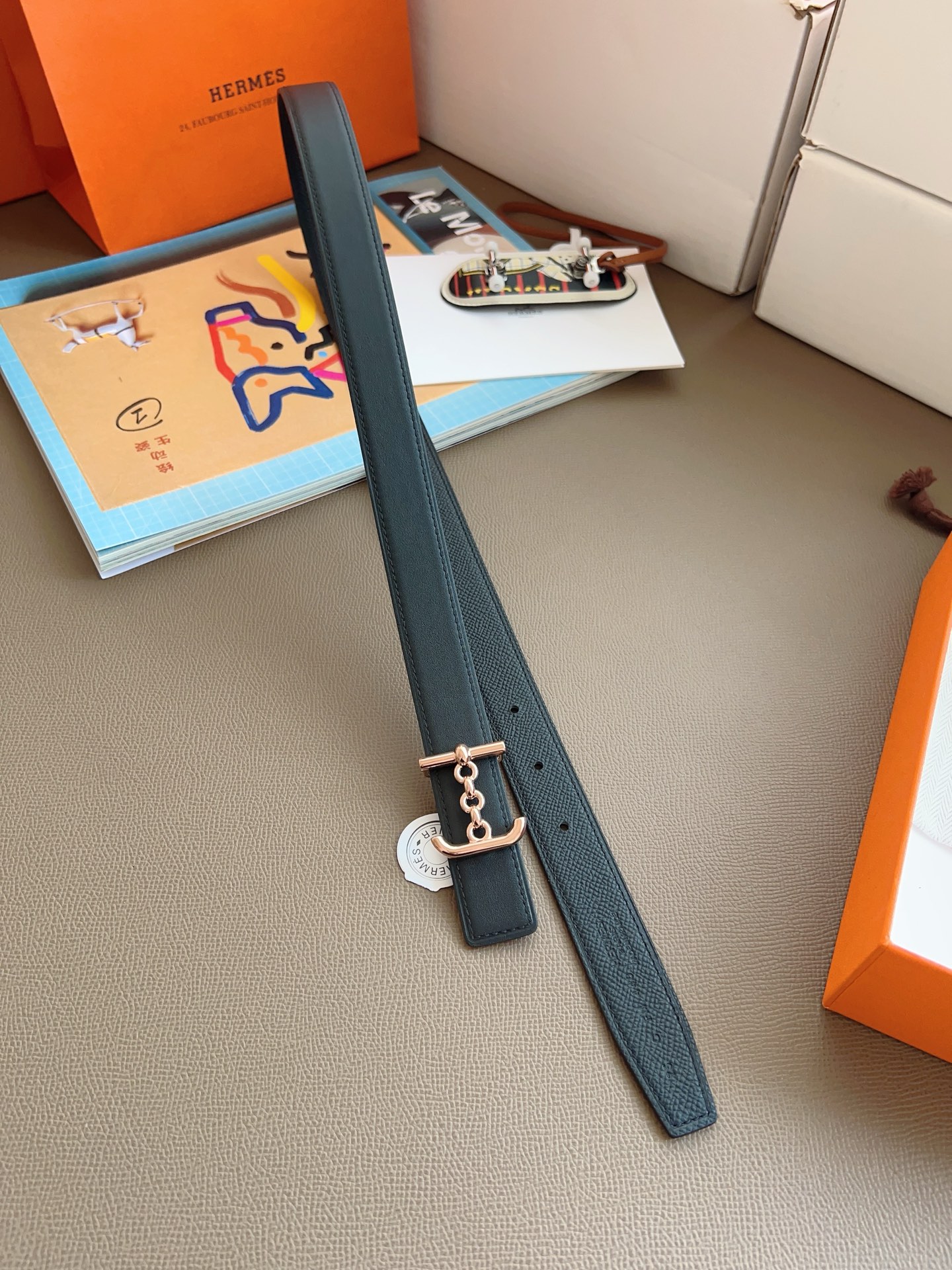 Hermès 2025 New Women's Double-Sided Belt 2.4cm Width