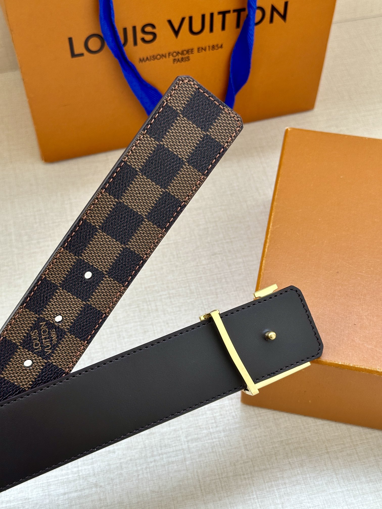 Louis Vuitton Monogram Print Men's Belt, 4CM Width