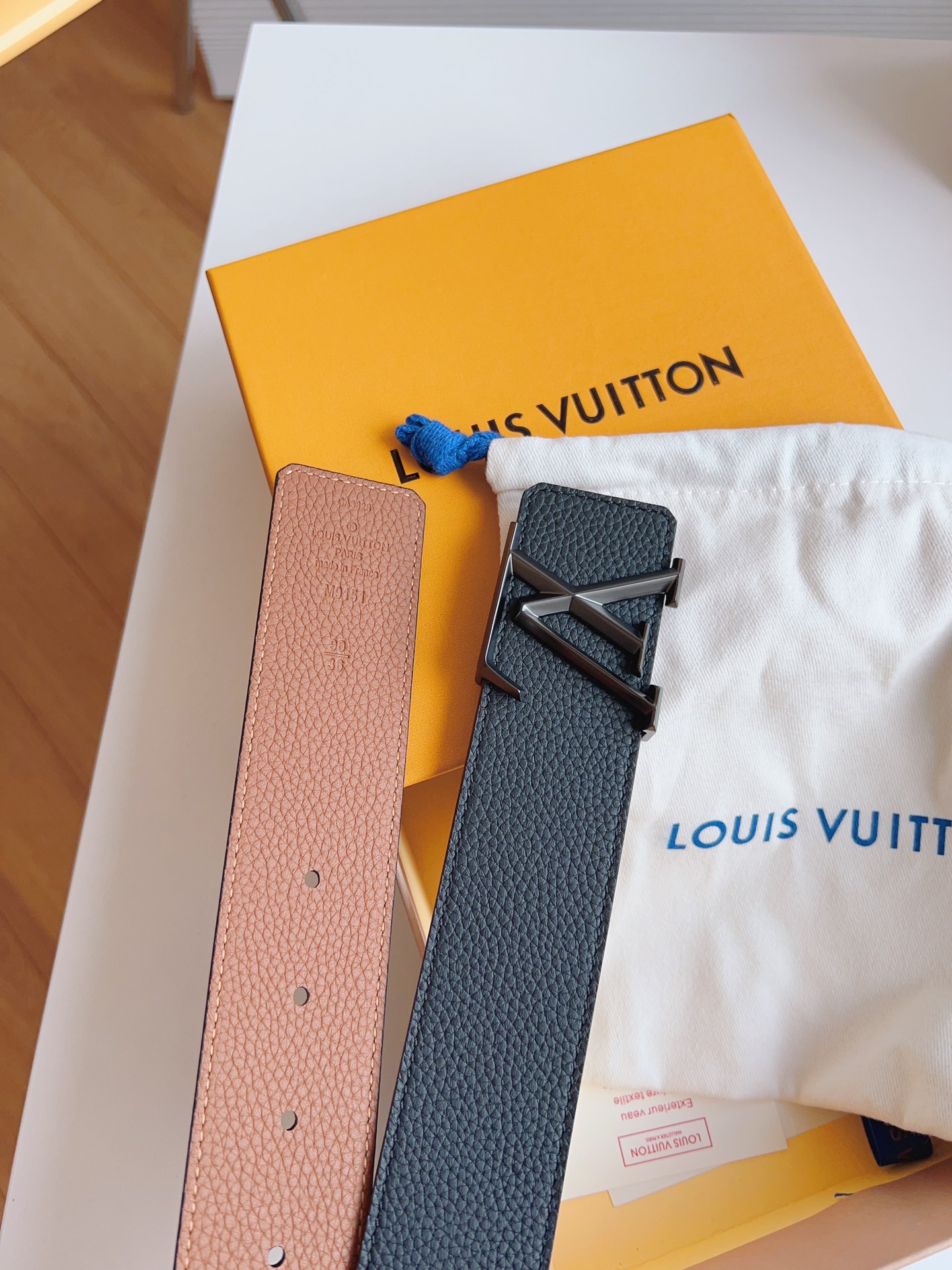 Louis Vuitton Litchi Grain Cowhide Double-Sided Men's Belt 4CM Width