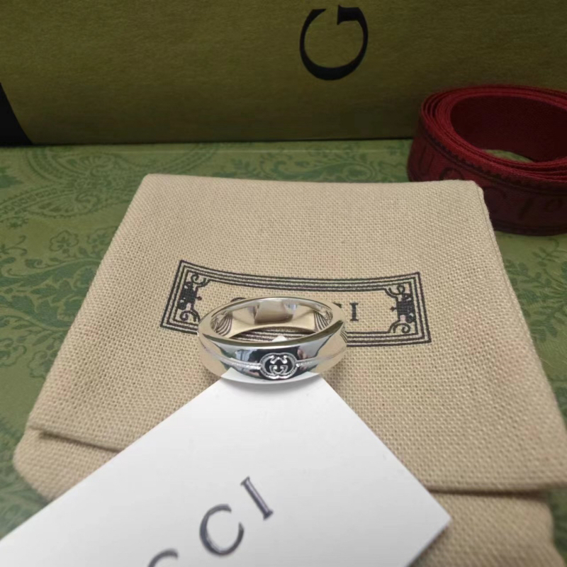 GUCCI GG engraved couple ring