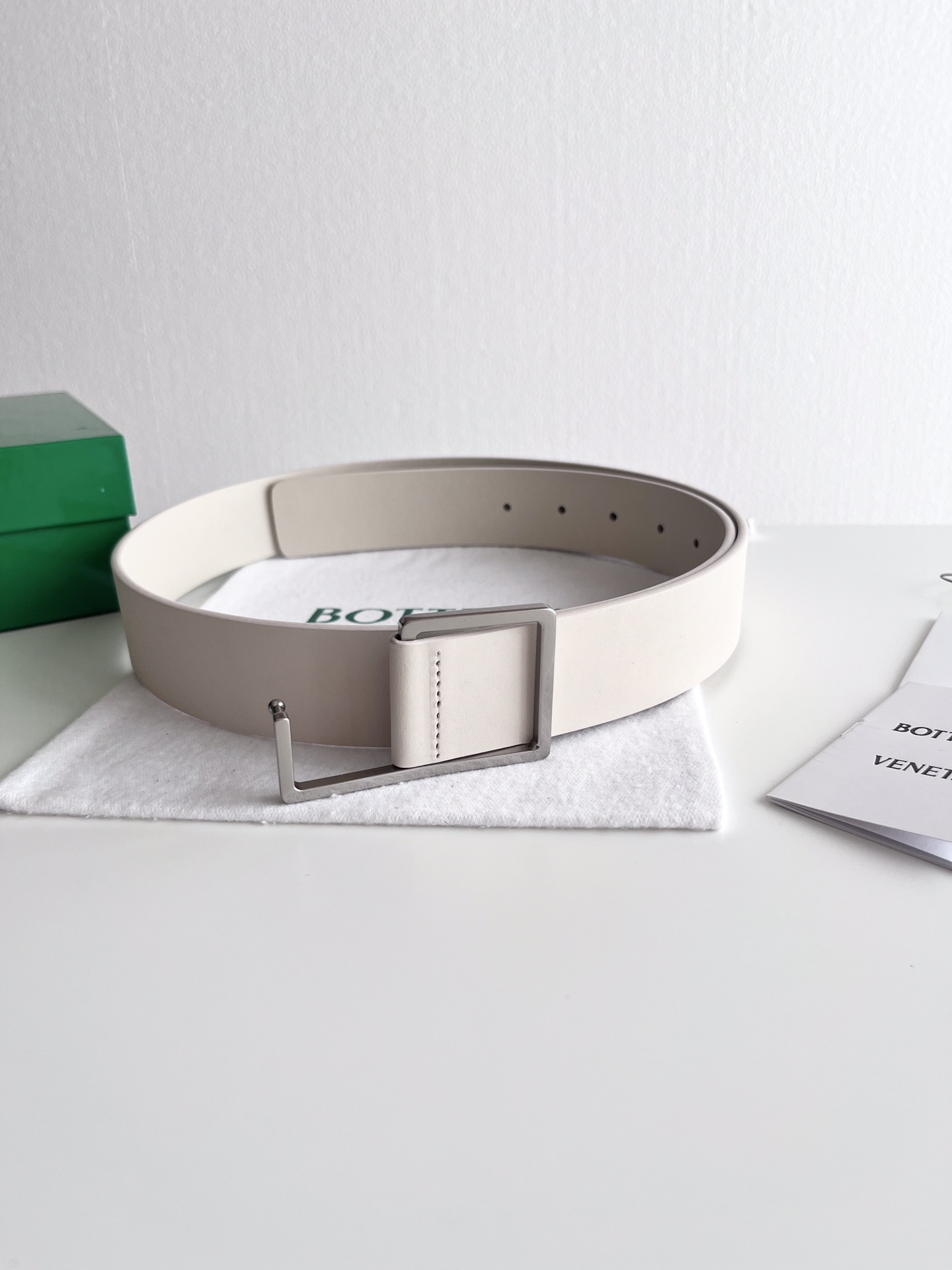 Bottega Veneta geometric buckle cowhide double-sided belt 3.5cm wide