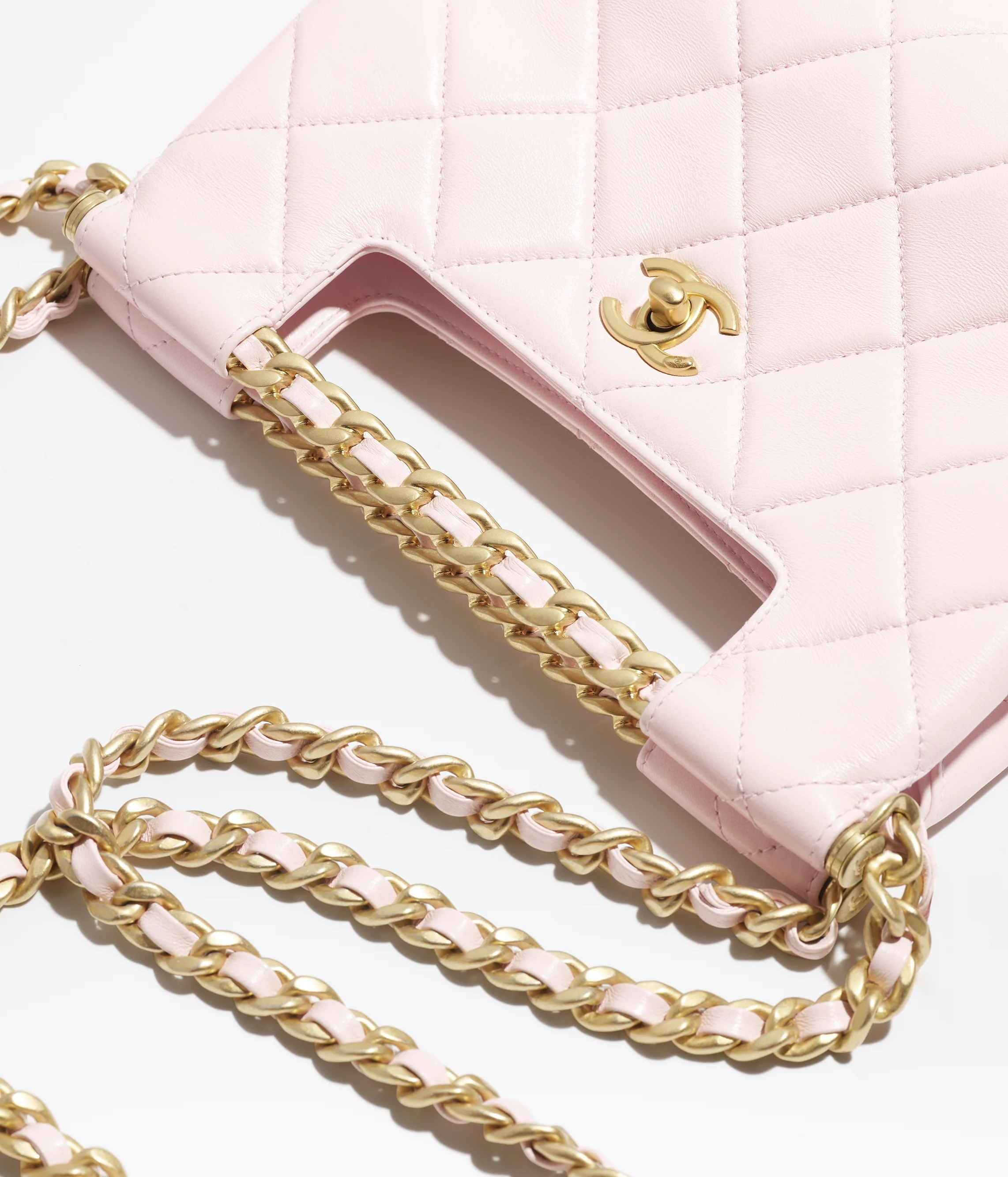 Chanel Small Shopping Bag Shiny Lambskin & Gold-Tone Metal Light Pink AS5550-B20556-NAGEO