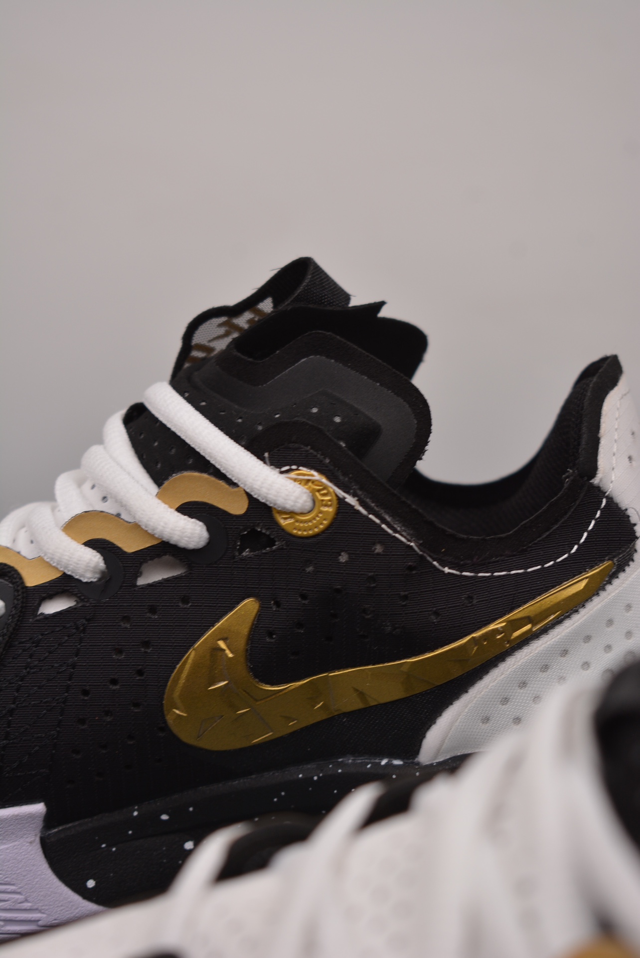 Nike Air Zoom GT Cut 3 EP CHBL White Black Gold HF5702-170