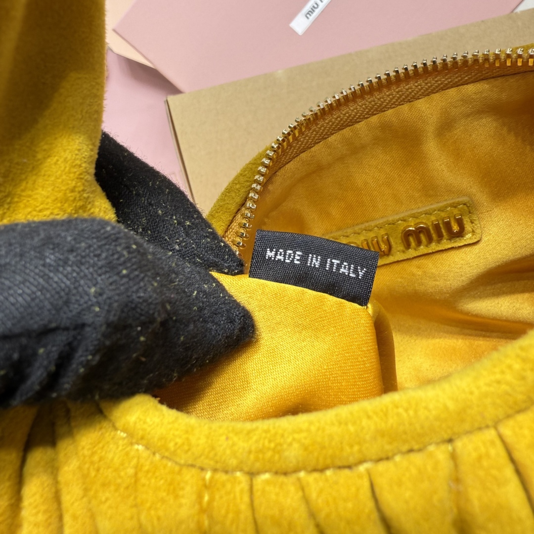 Miu Miu Miu Wander suede leather handbag 5BC125