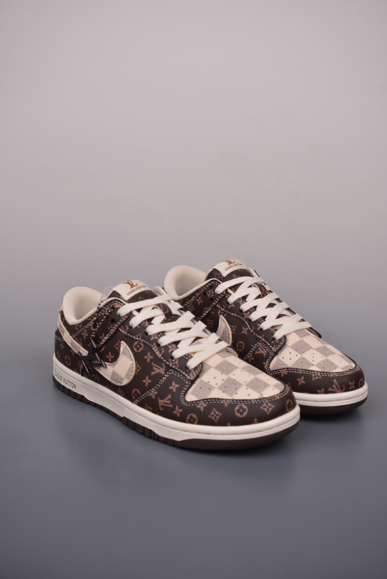 Louis Vuitton x Nike SB Dunk LowDamier AzurBrownLV Monogram SJ2068-255
