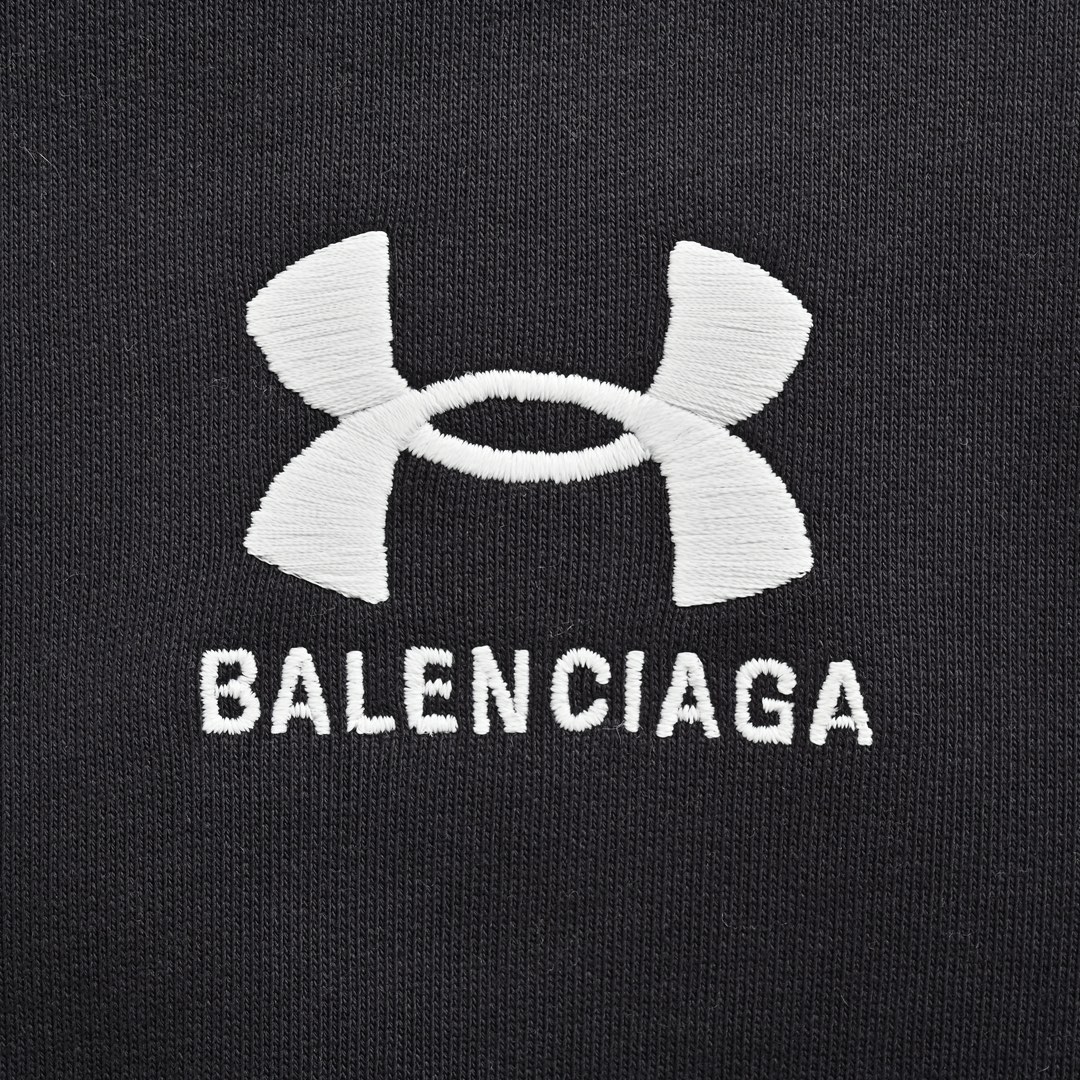Balenciaga 24Fw Under Armour Collaboration Embroidered Logo Crew Neck Sweatshirt