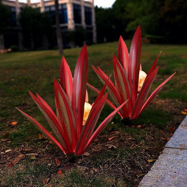 Last Day 70% OFF - 🌵Anti-rust Metal Led Tequila  Agave Plant-Perfect for garden
