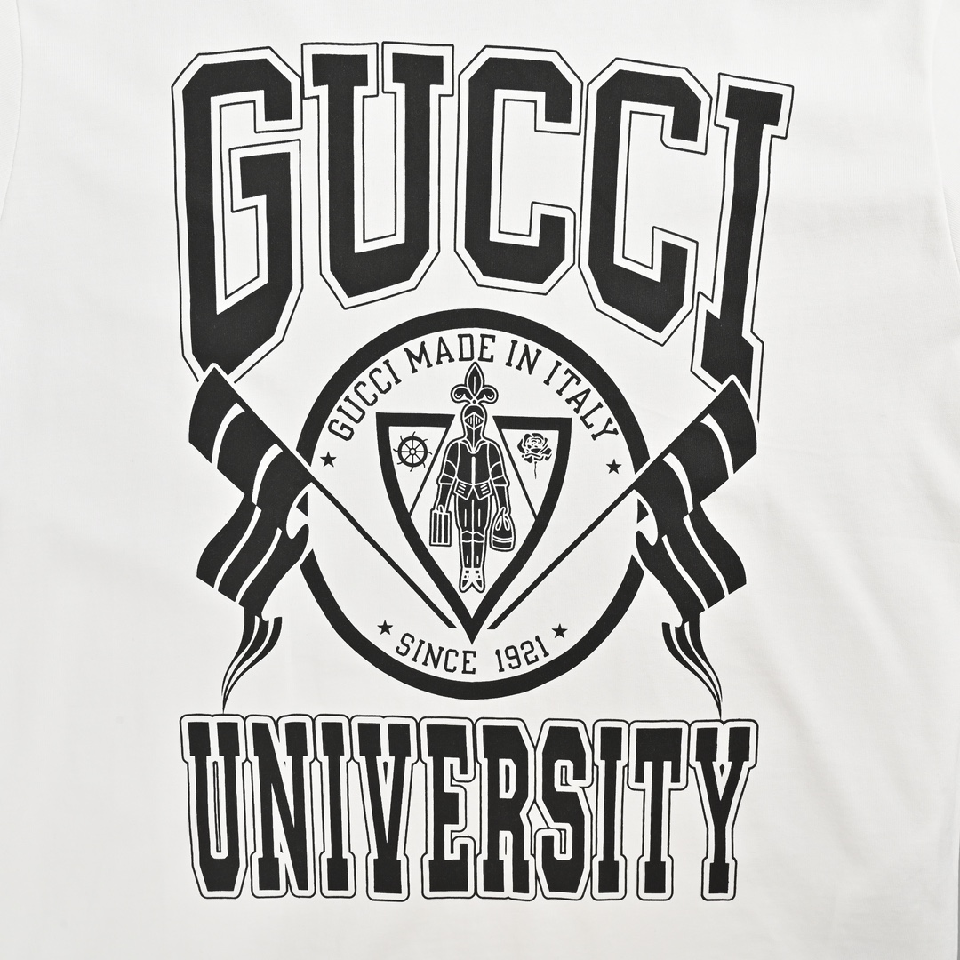 Gucci 24ss school emblem print short sleeves