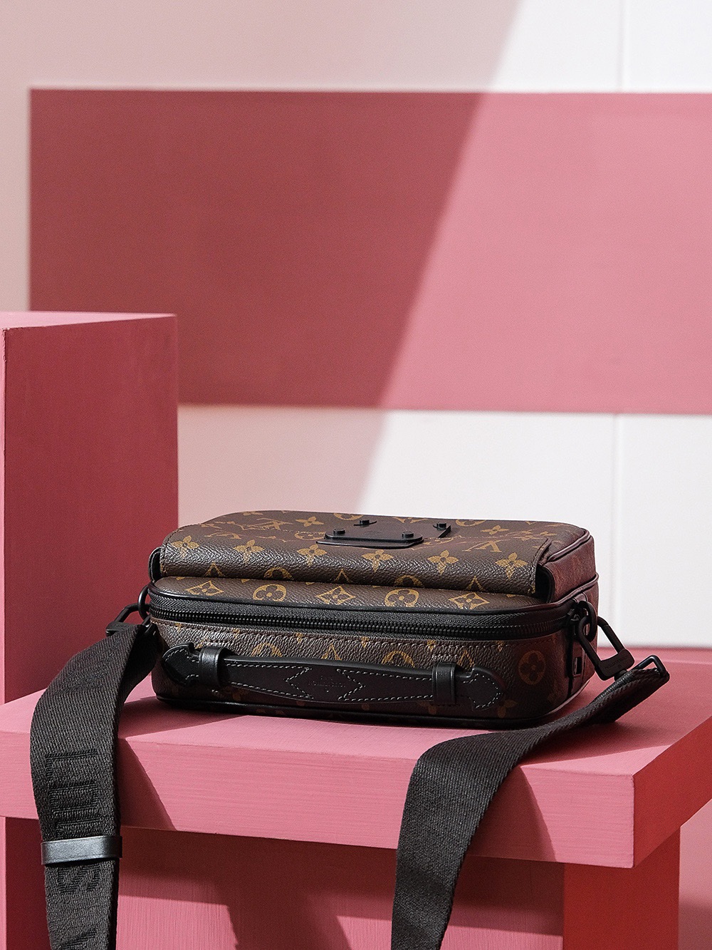 Louis Vuitton S LOCK messenger bag M45806