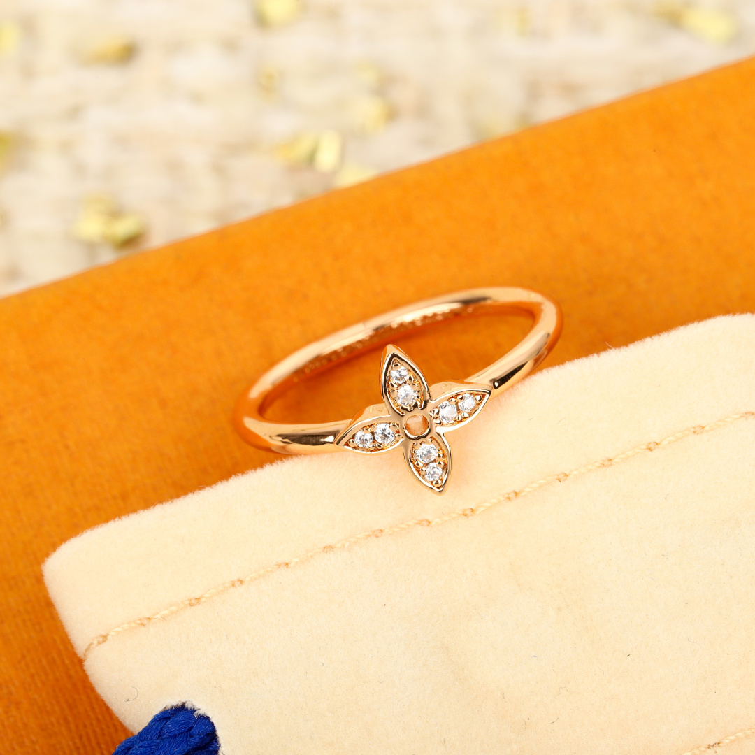 Louis Vuitton STAR BLOSSOM four-leaf clover diamond ring