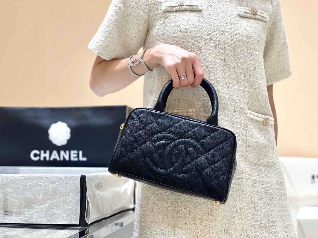 Chanel Vintage Bowling Bag 20996