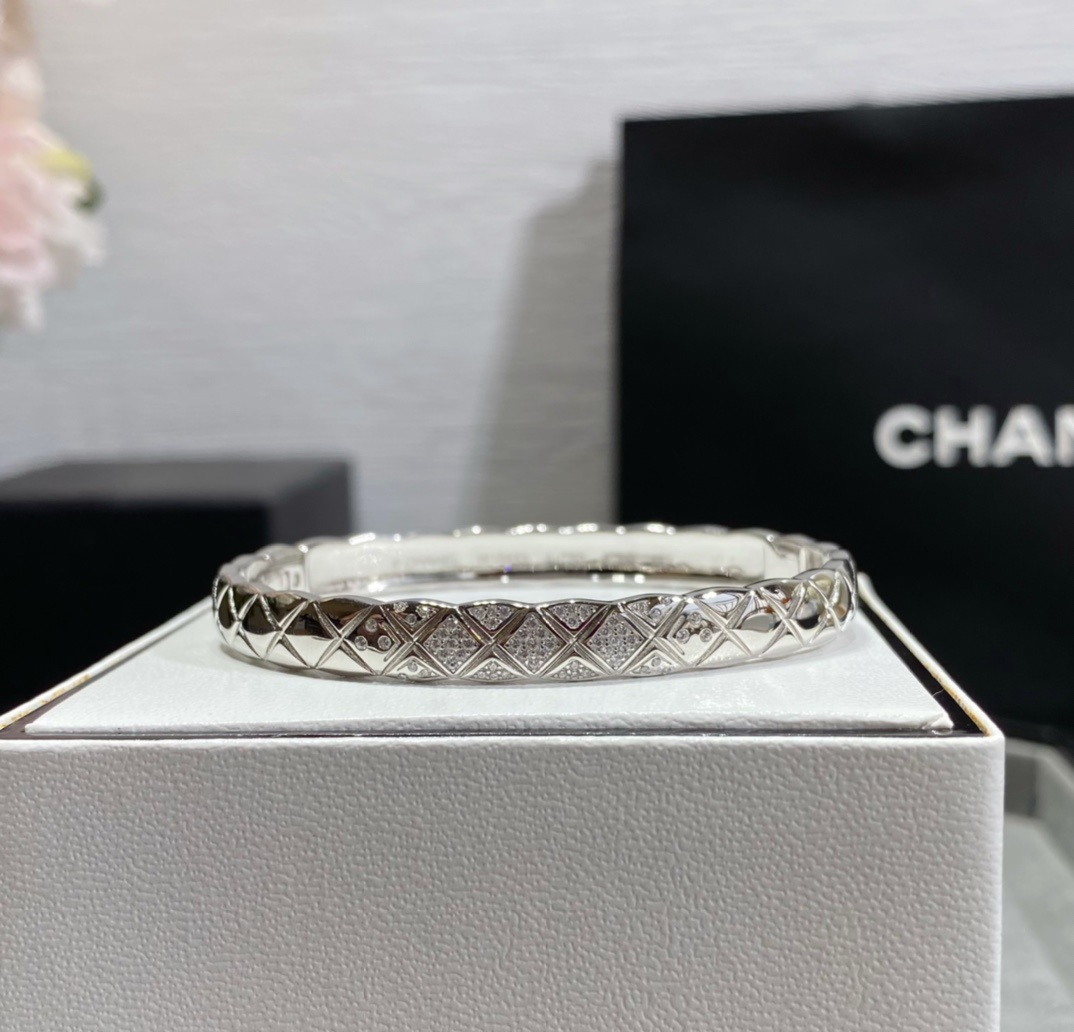 Chanel carved wide diamond bracelet