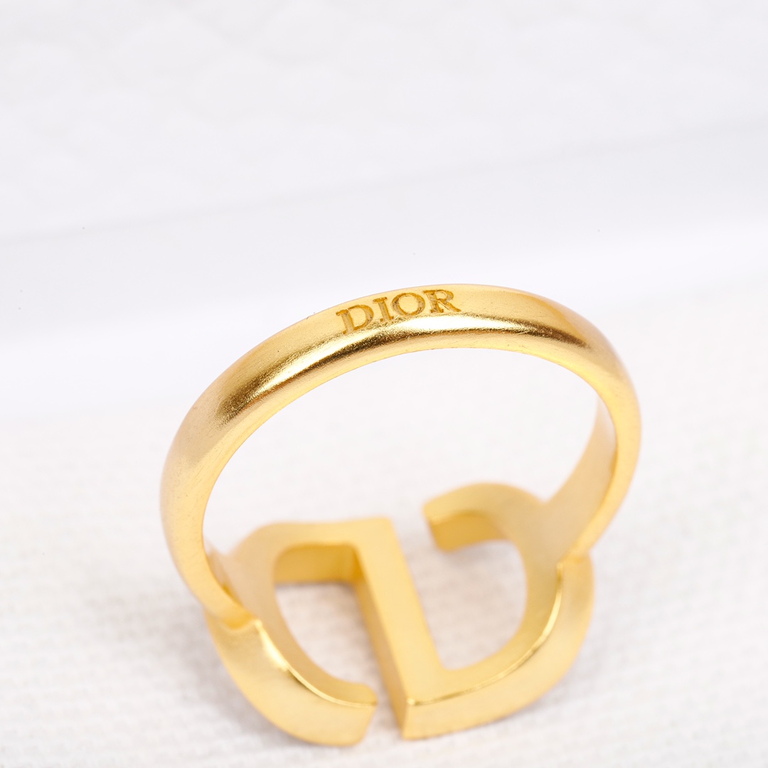 Dior CD letter ring