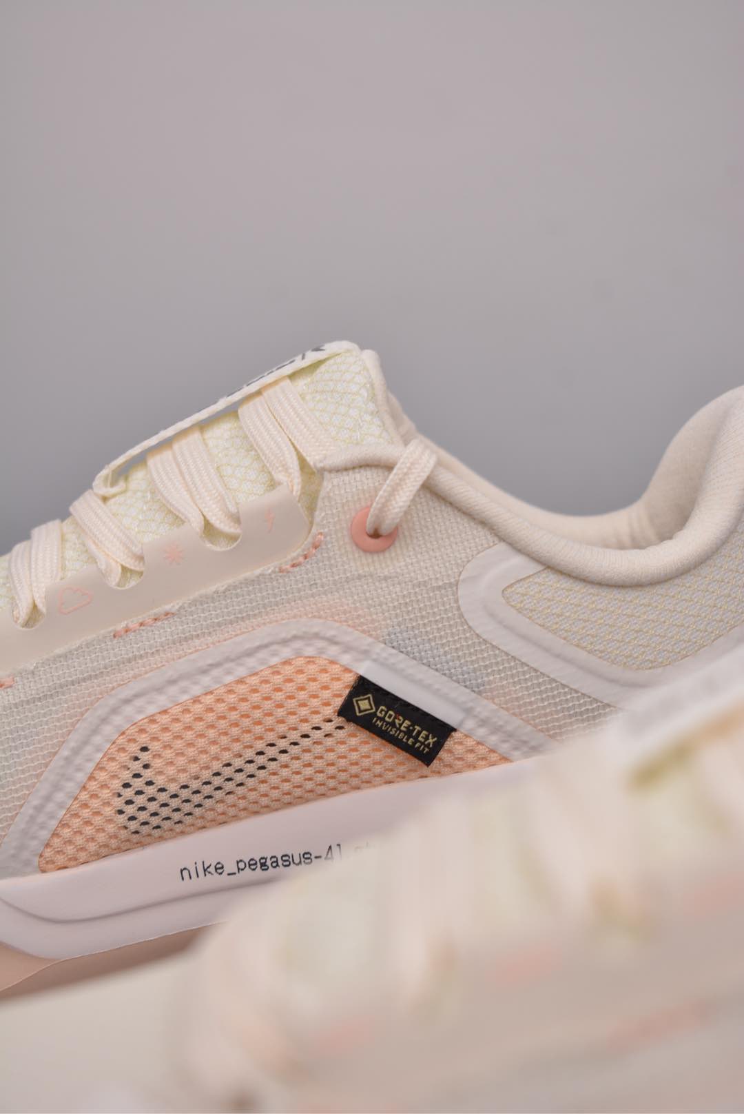 Nike Air Zoom Pegasus 41 Gore-TexSail Guava FQ1357-100