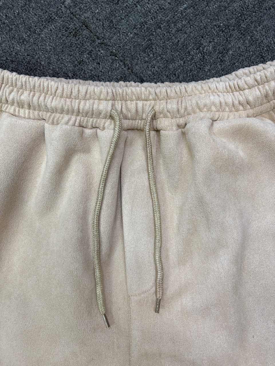 Comfortable and Durable Work Pants with Reinforced Knees