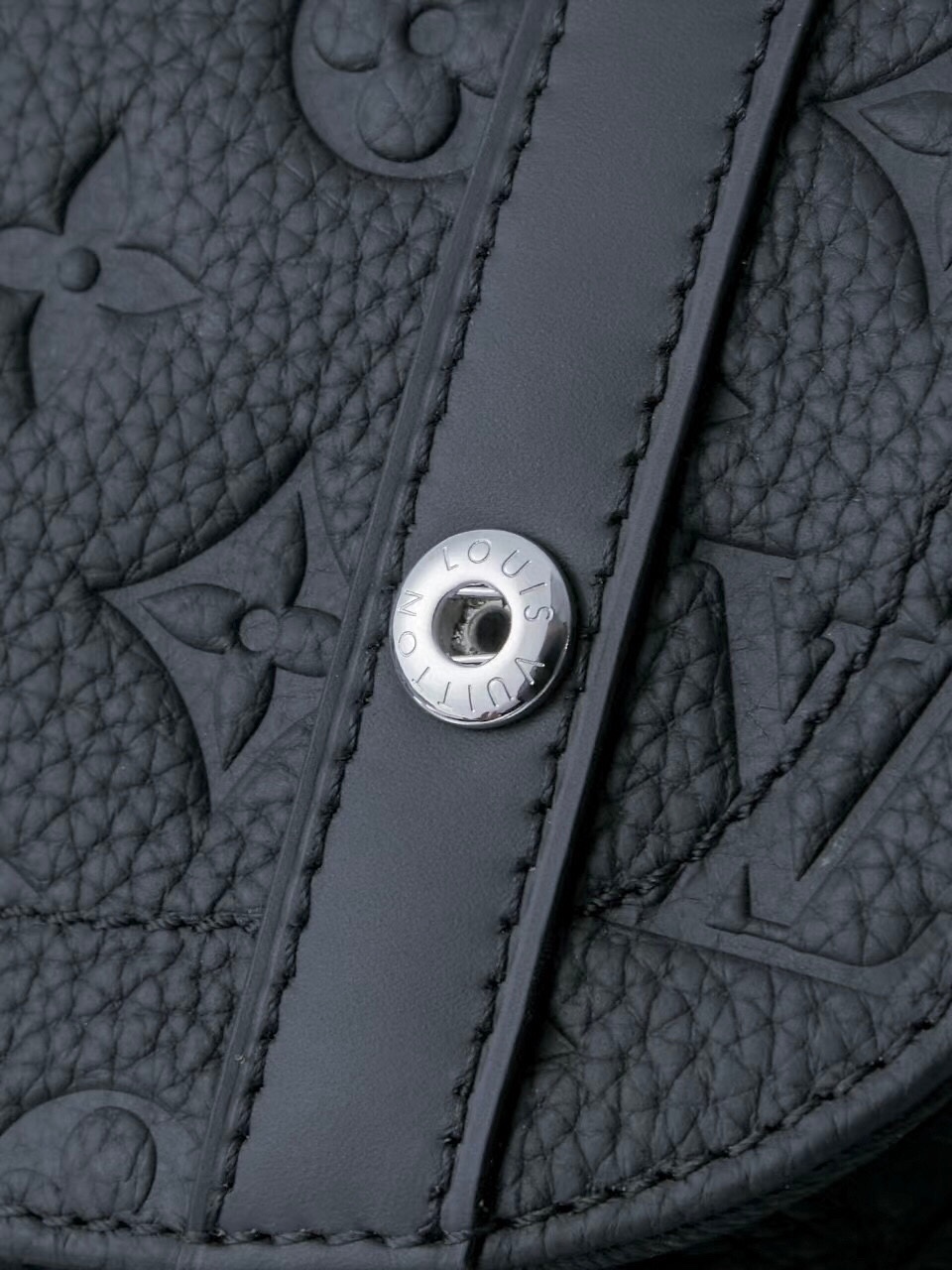 Louis Vuitton Christopher Small Backpack M20899